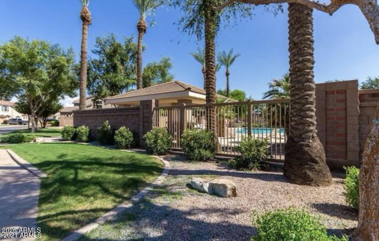 LANTANA VILLAGE - Residential