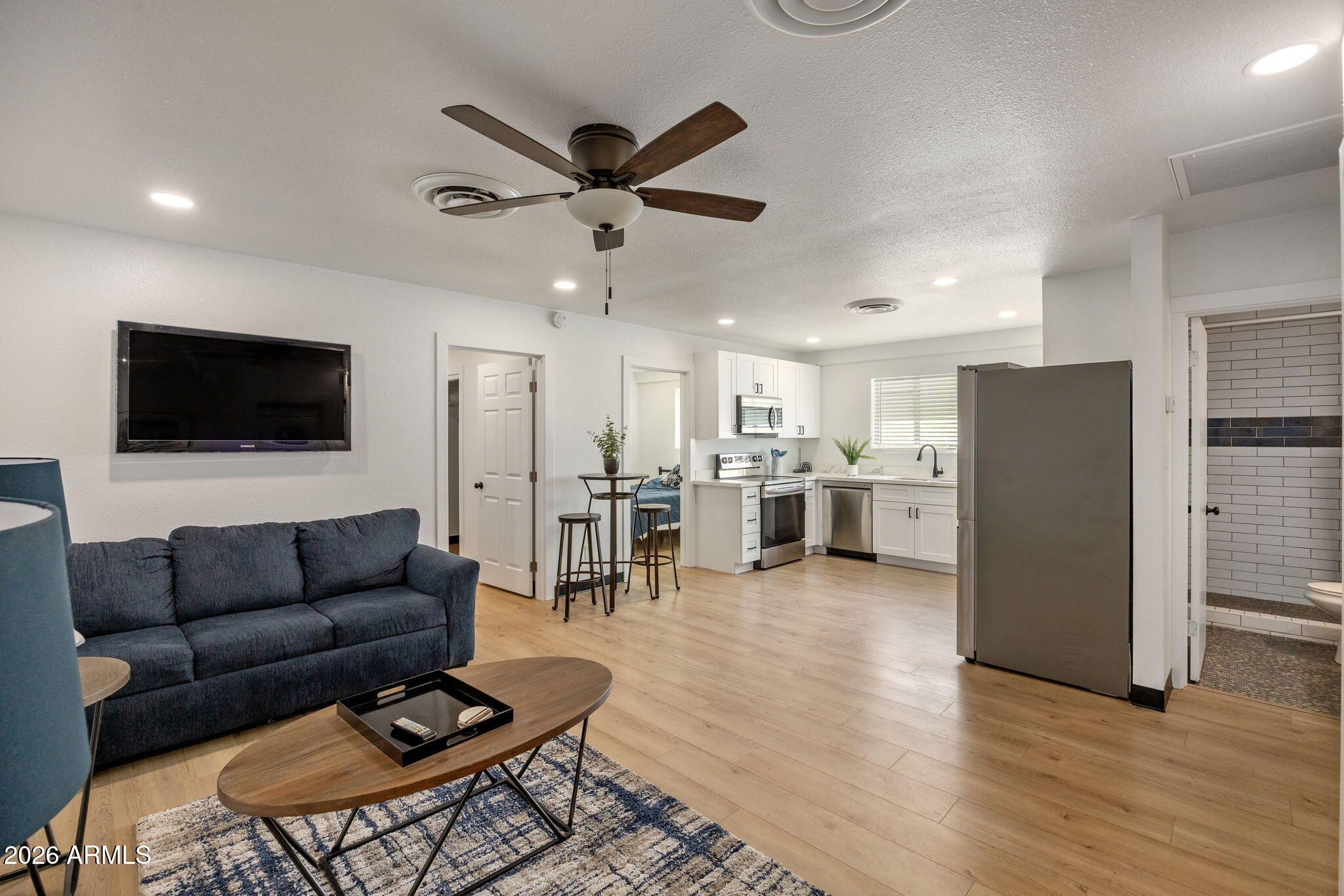 OASIS PLAZA - Residential Income