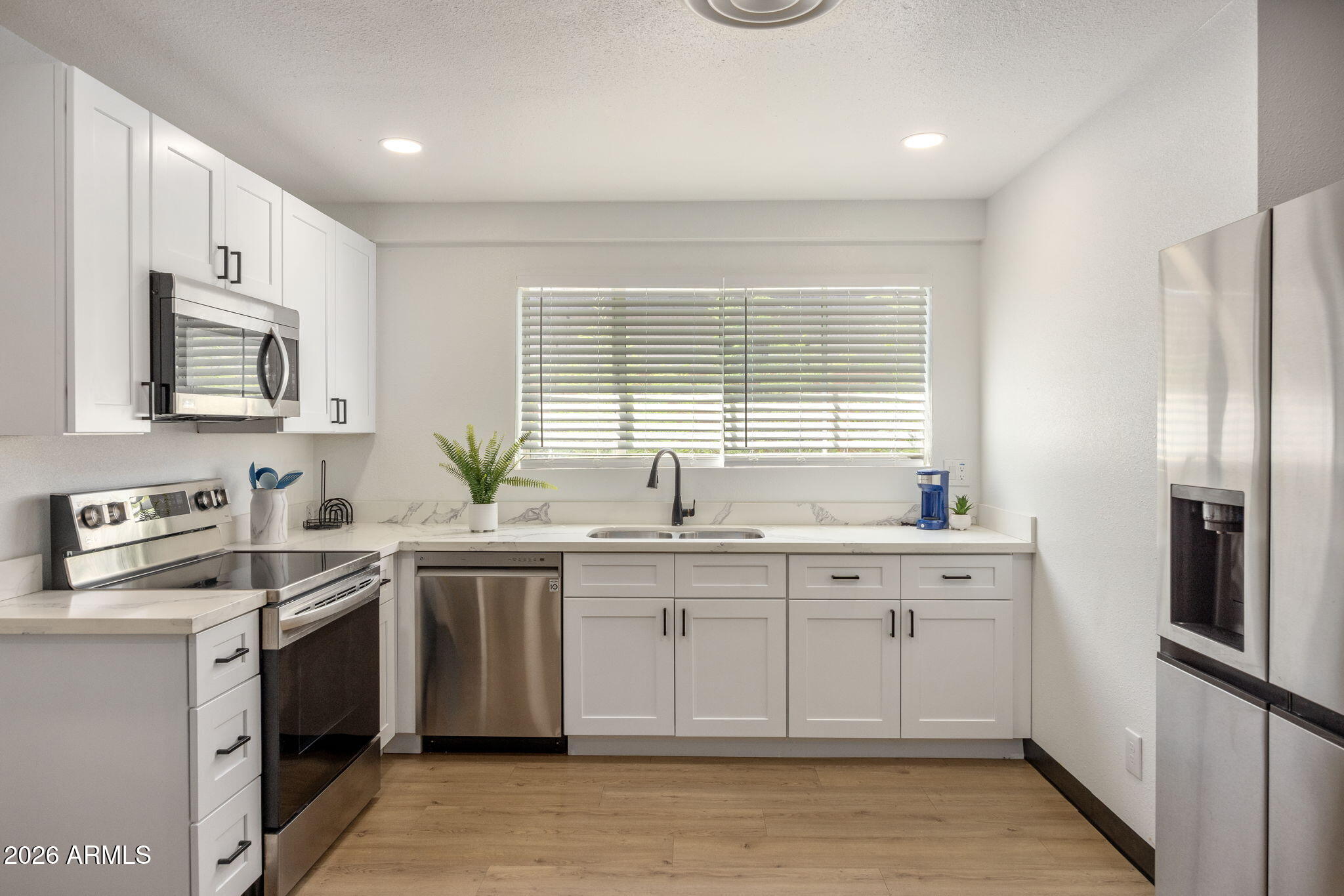 OASIS PLAZA - Residential Income