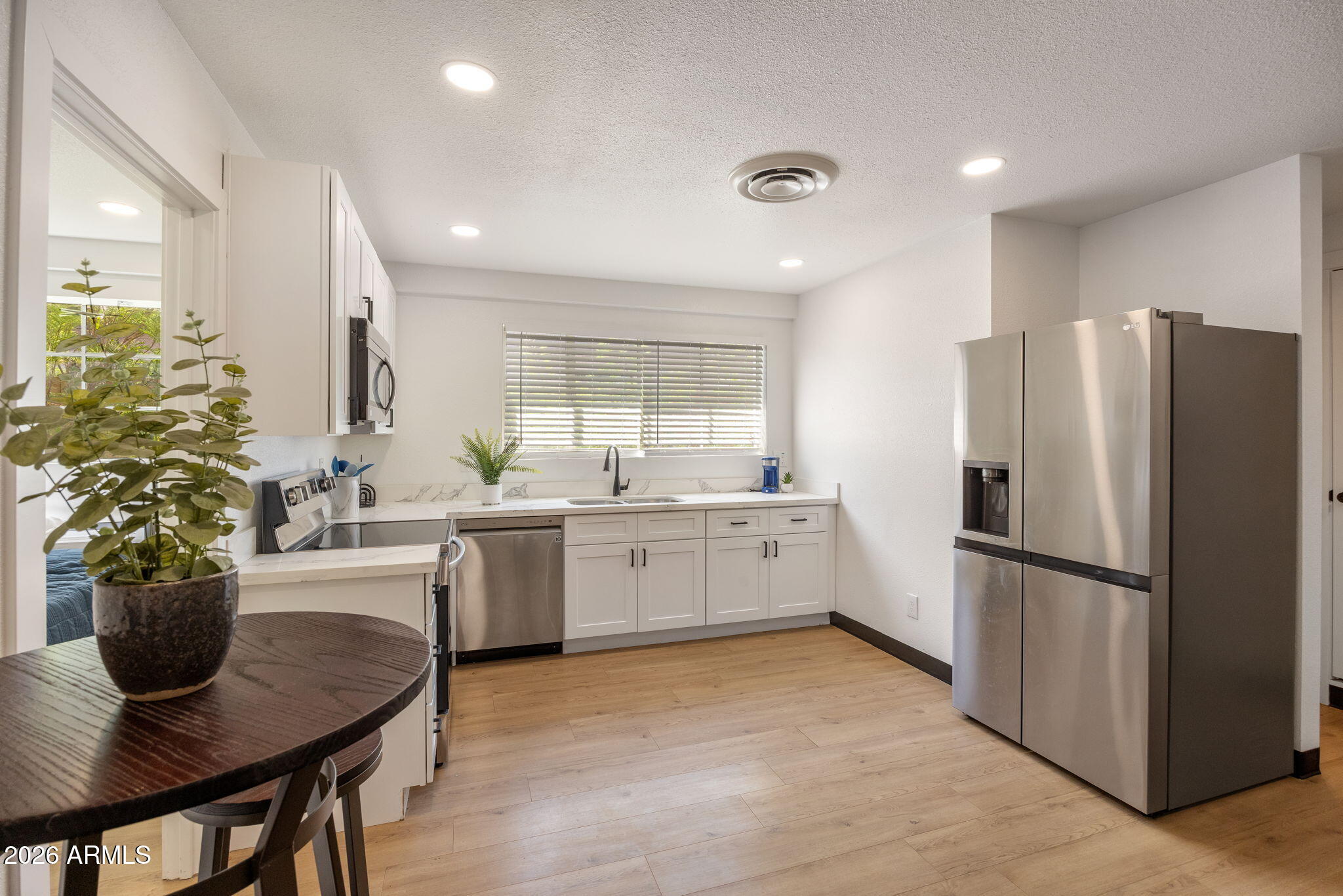 OASIS PLAZA - Residential Income