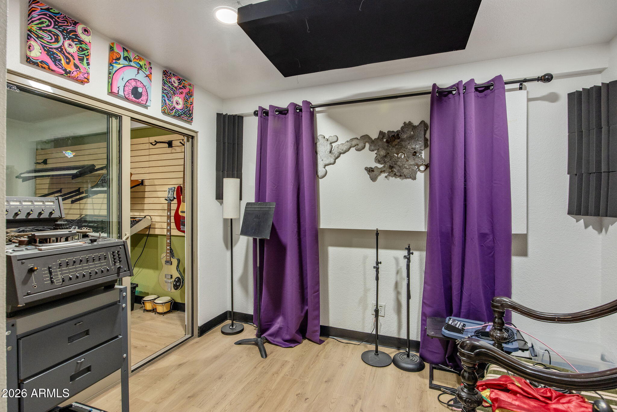 OASIS PLAZA - Residential Income