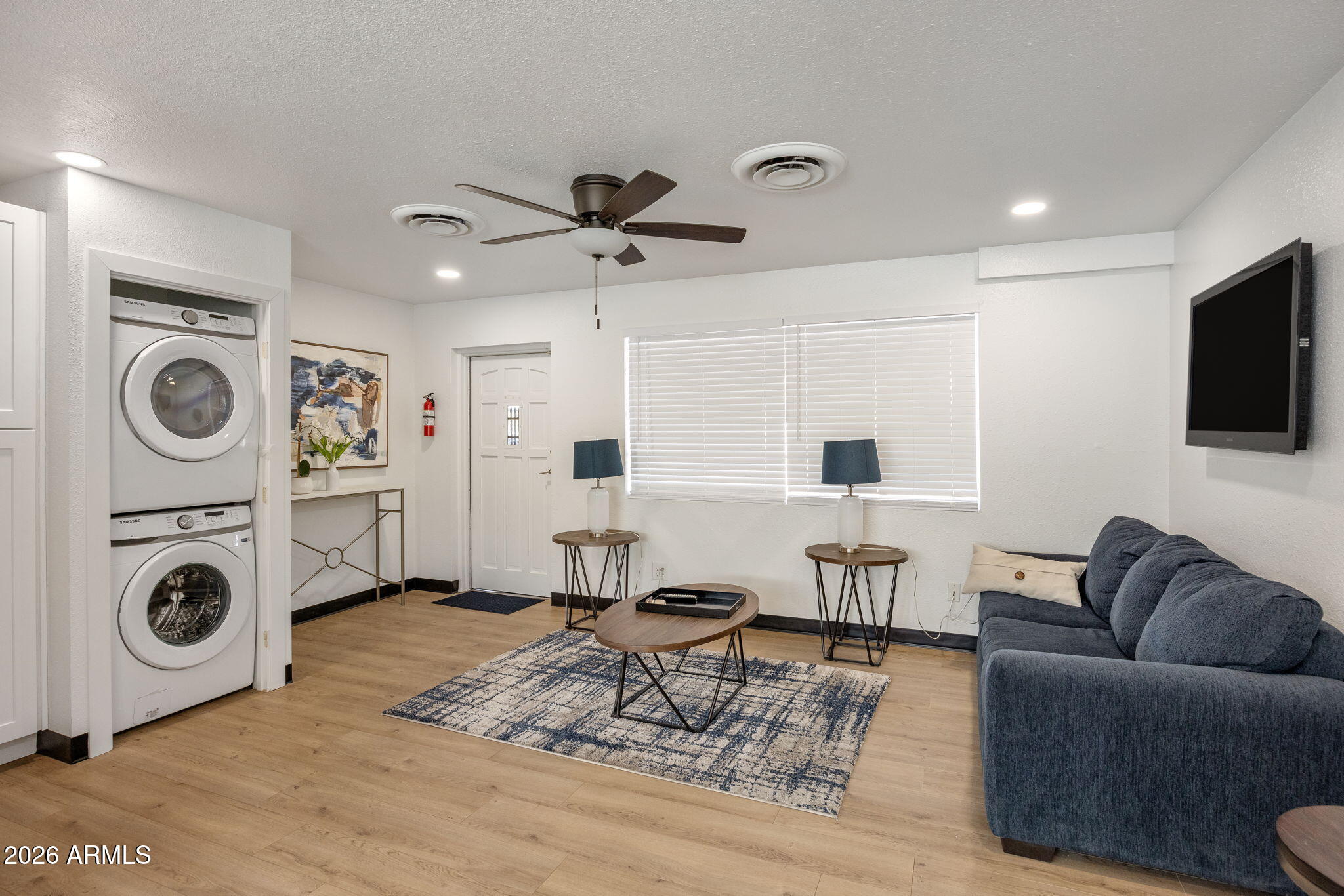 OASIS PLAZA - Residential Income
