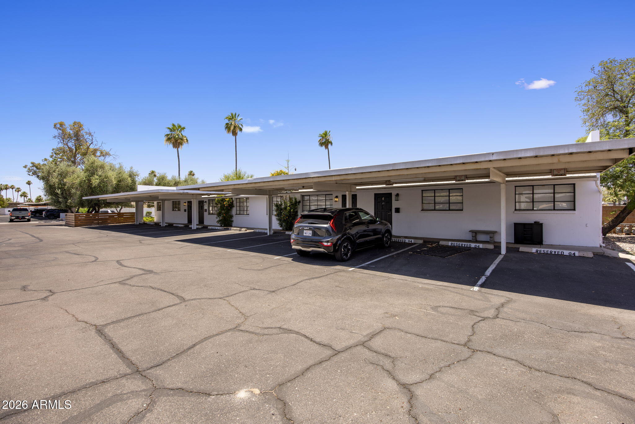 OASIS PLAZA - Residential Income