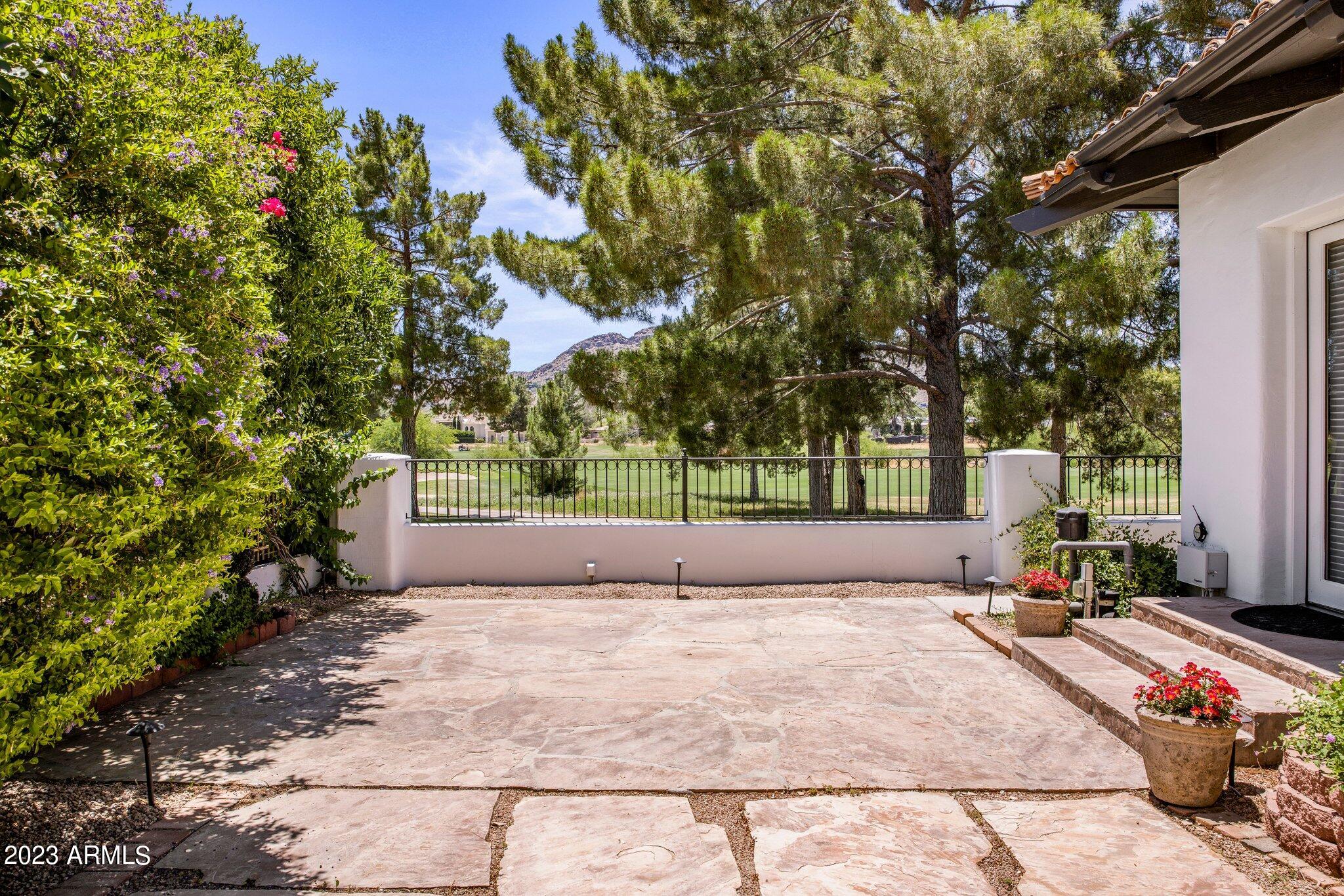 CAMELBACK COUNTRY ESTATES UNIT 5 - Residential