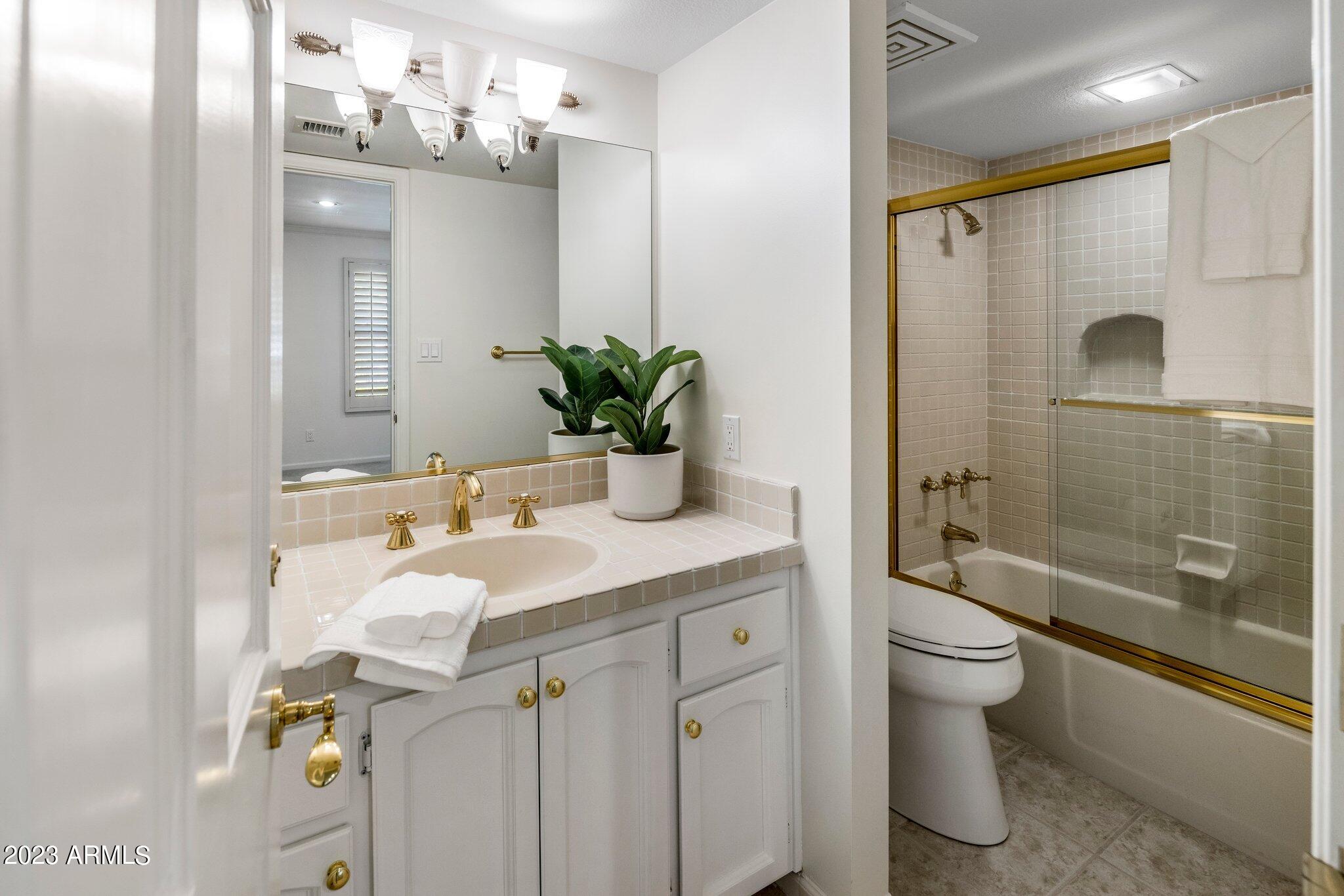 CAMELBACK COUNTRY ESTATES UNIT 5 - Residential