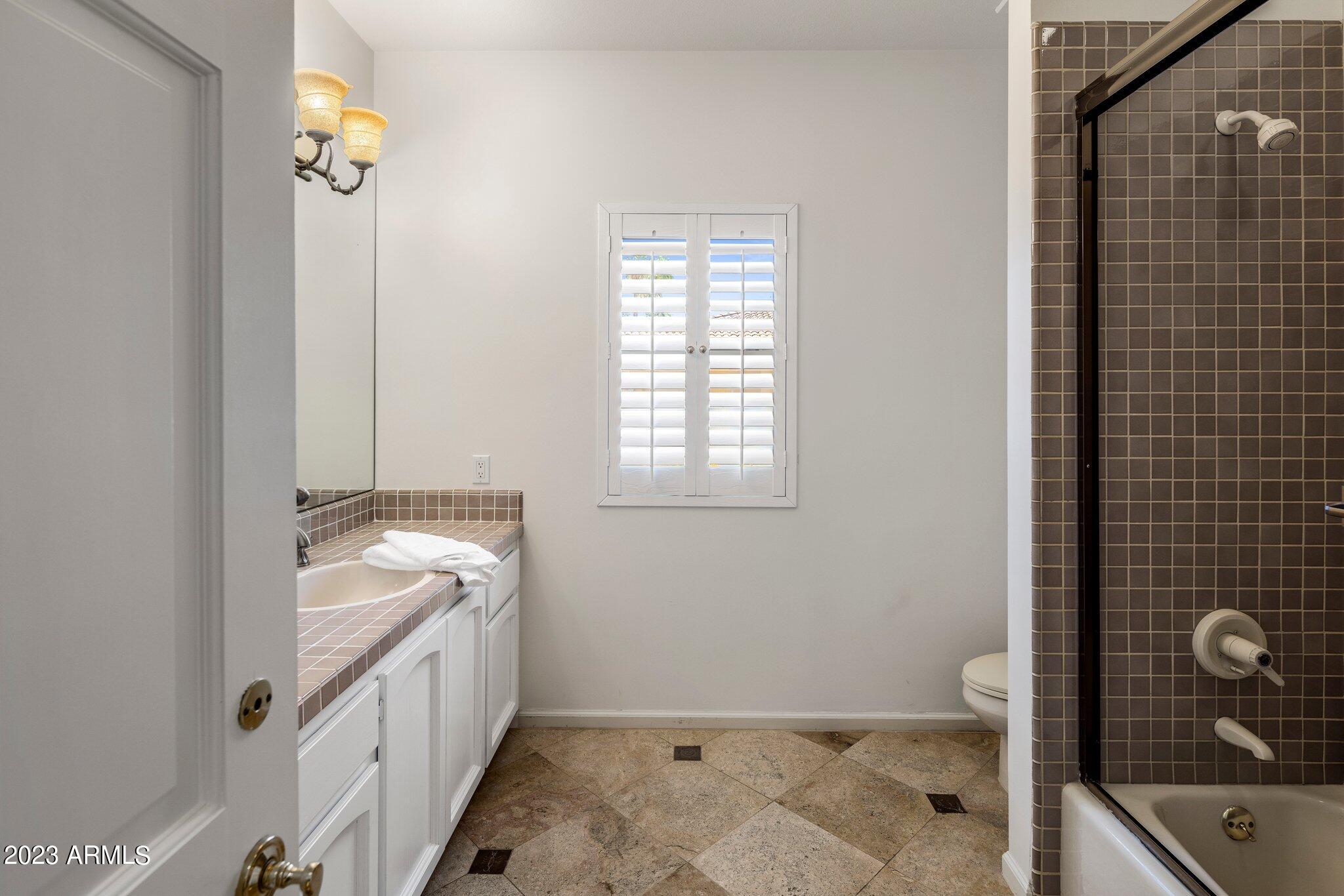 CAMELBACK COUNTRY ESTATES UNIT 5 - Residential