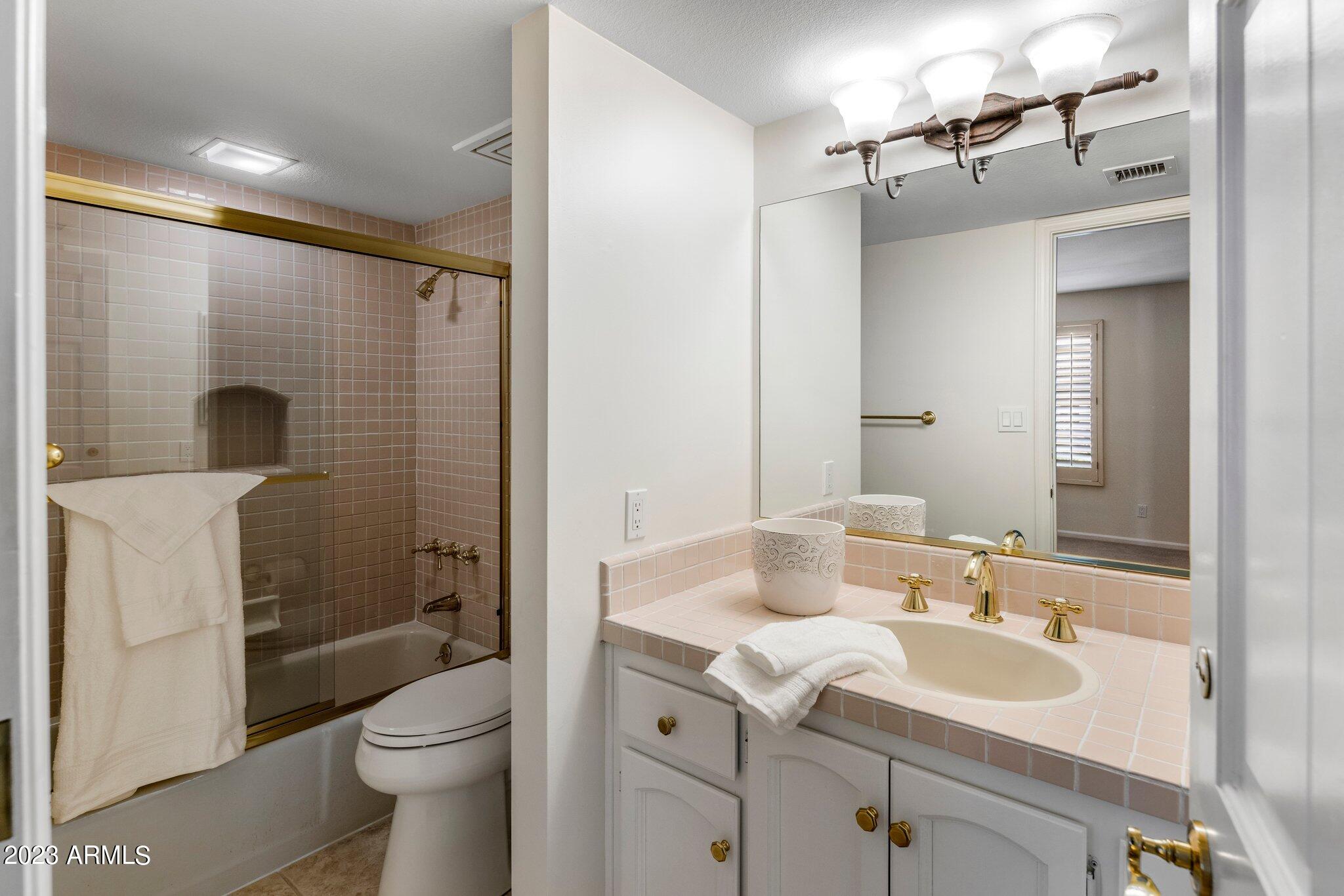 CAMELBACK COUNTRY ESTATES UNIT 5 - Residential