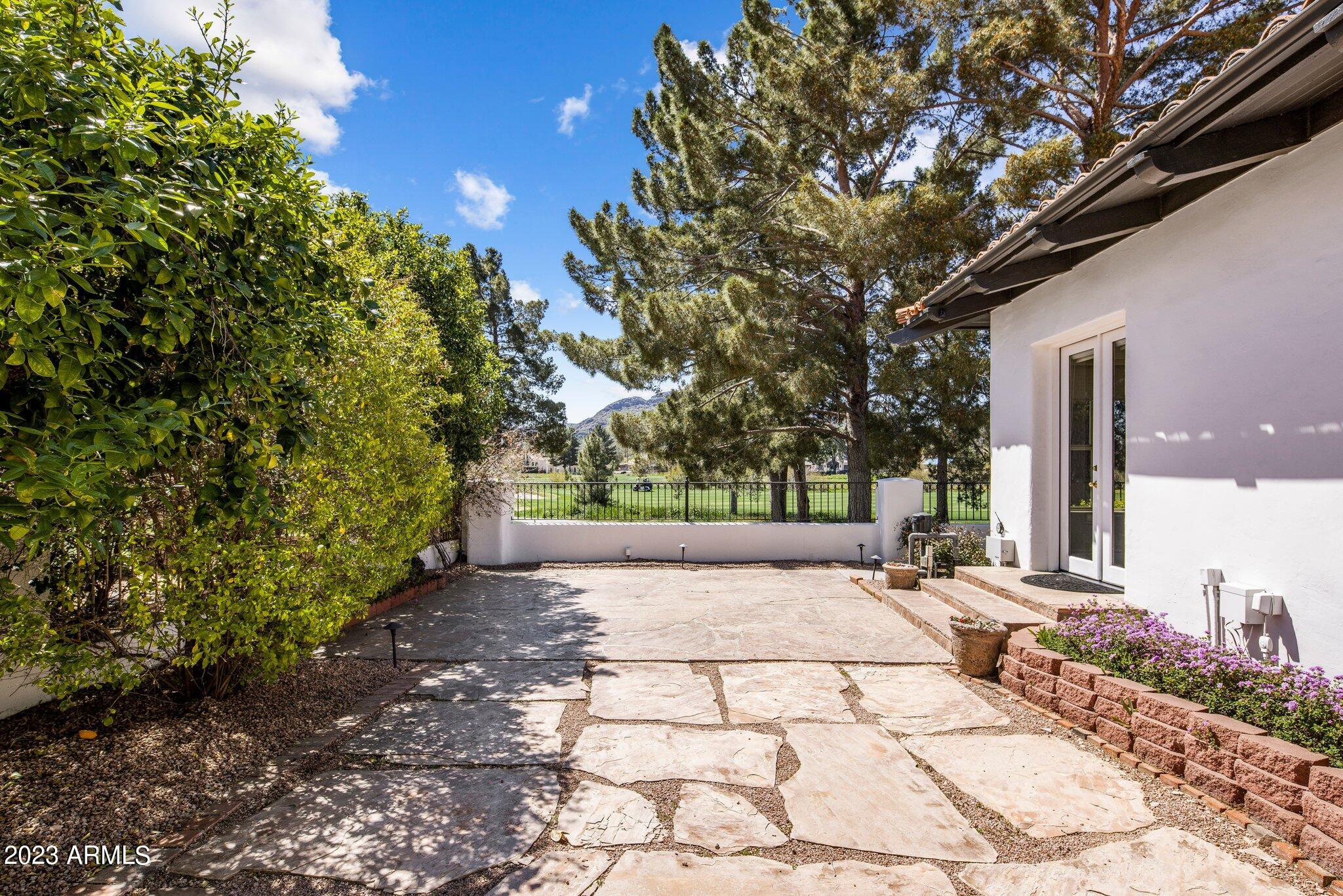 CAMELBACK COUNTRY ESTATES UNIT 5 - Residential