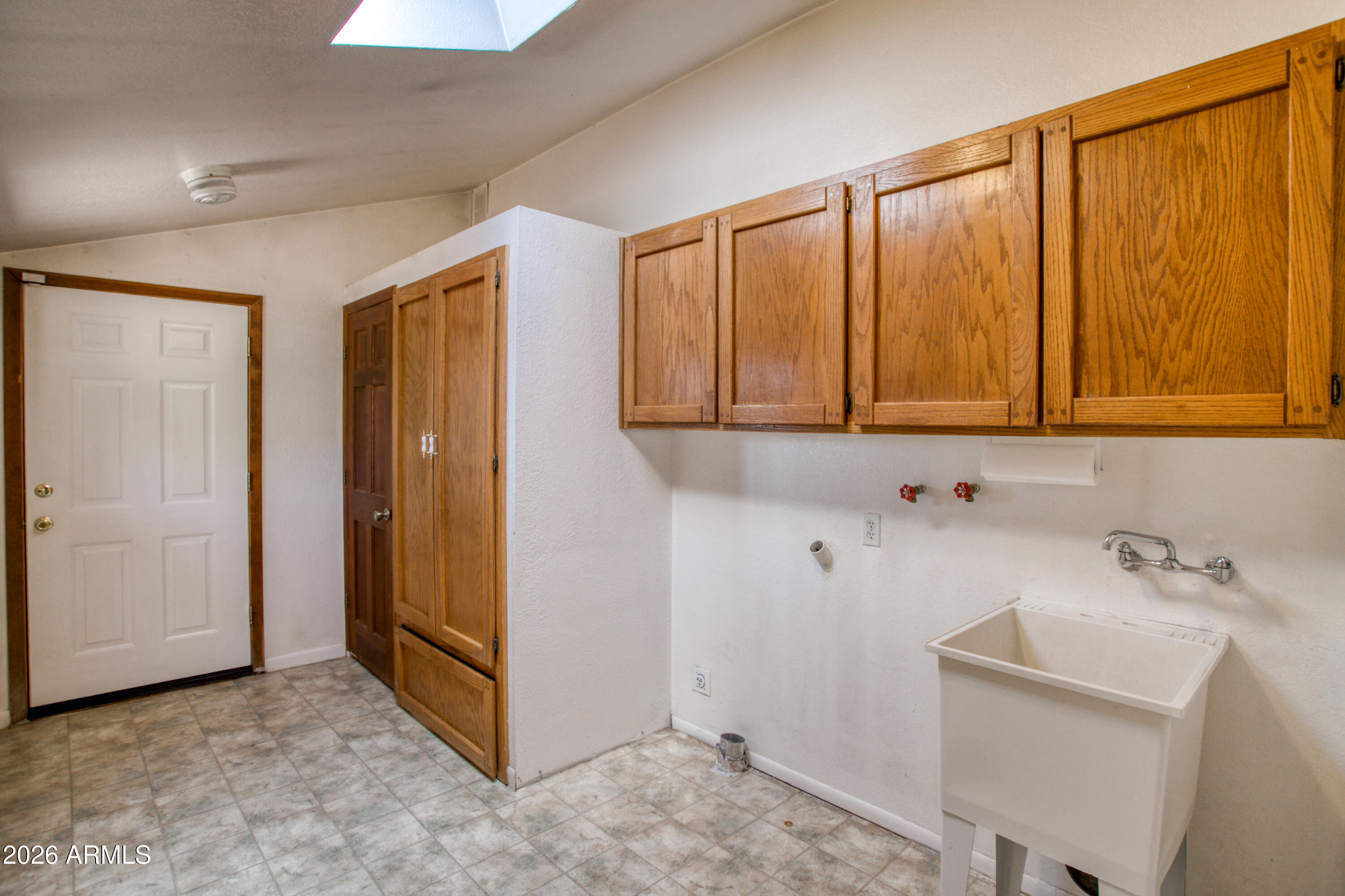 SKY HI RETREAT UNIT 1 - Residential