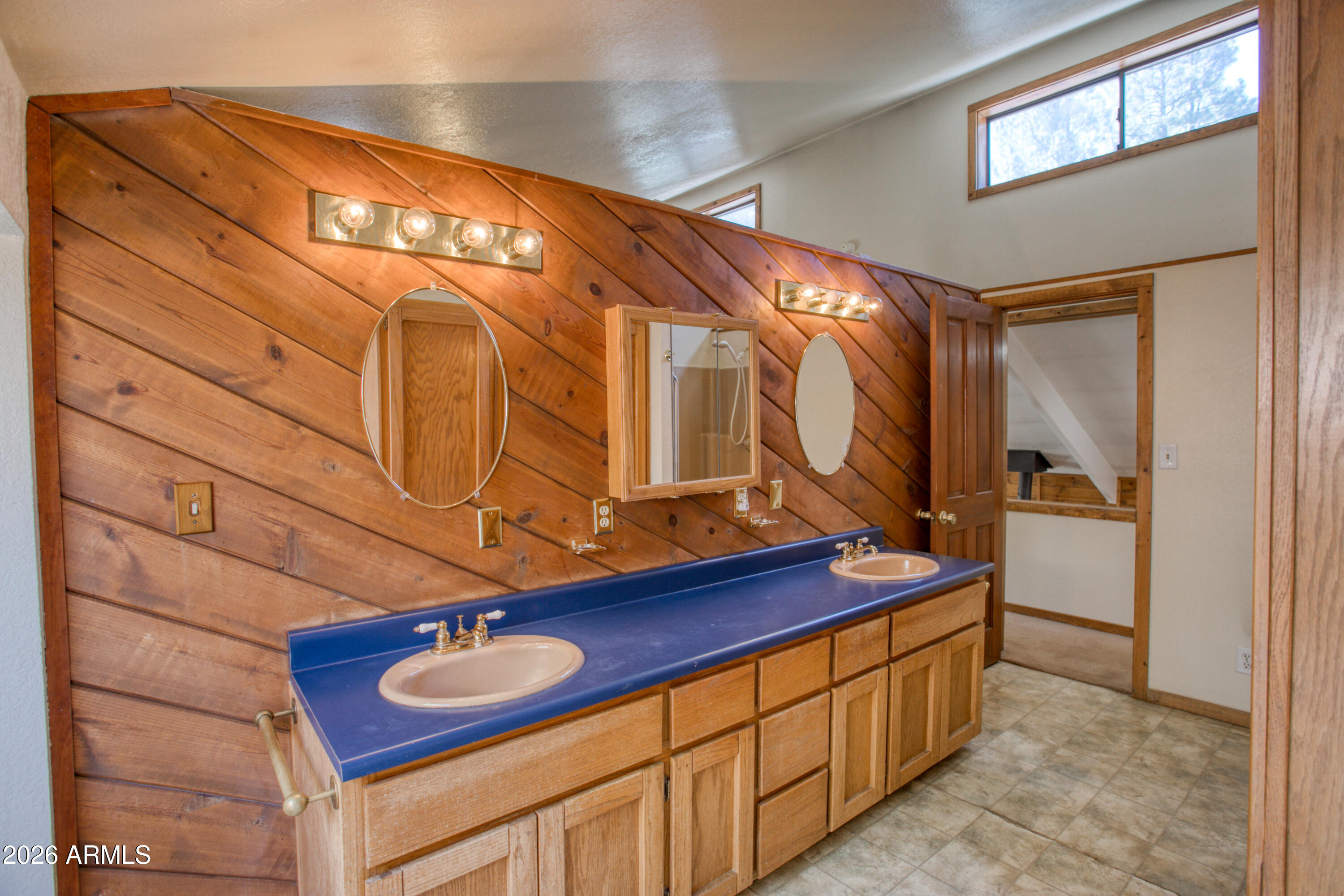 SKY HI RETREAT UNIT 1 - Residential
