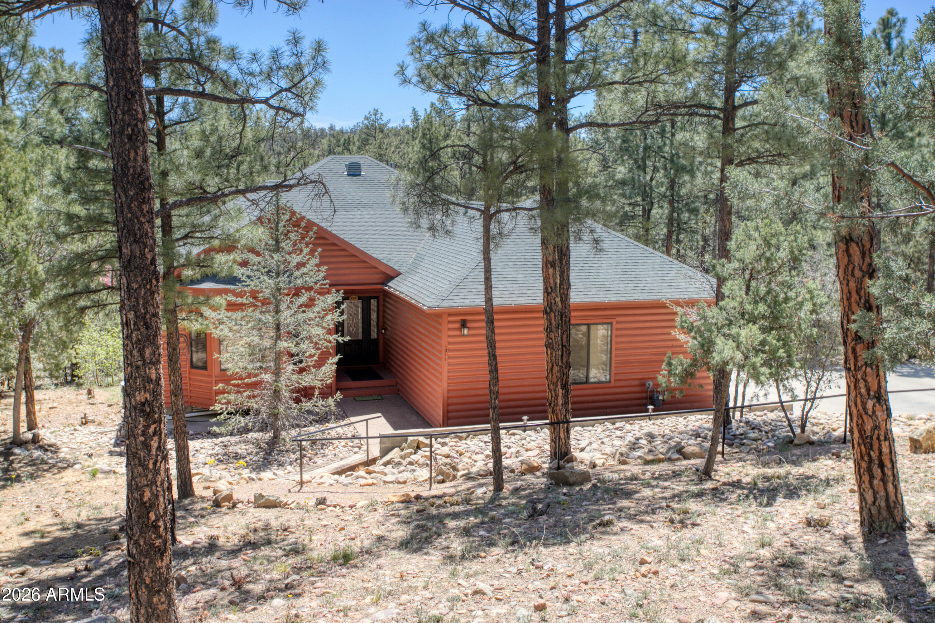 Pine Oaks - Residential