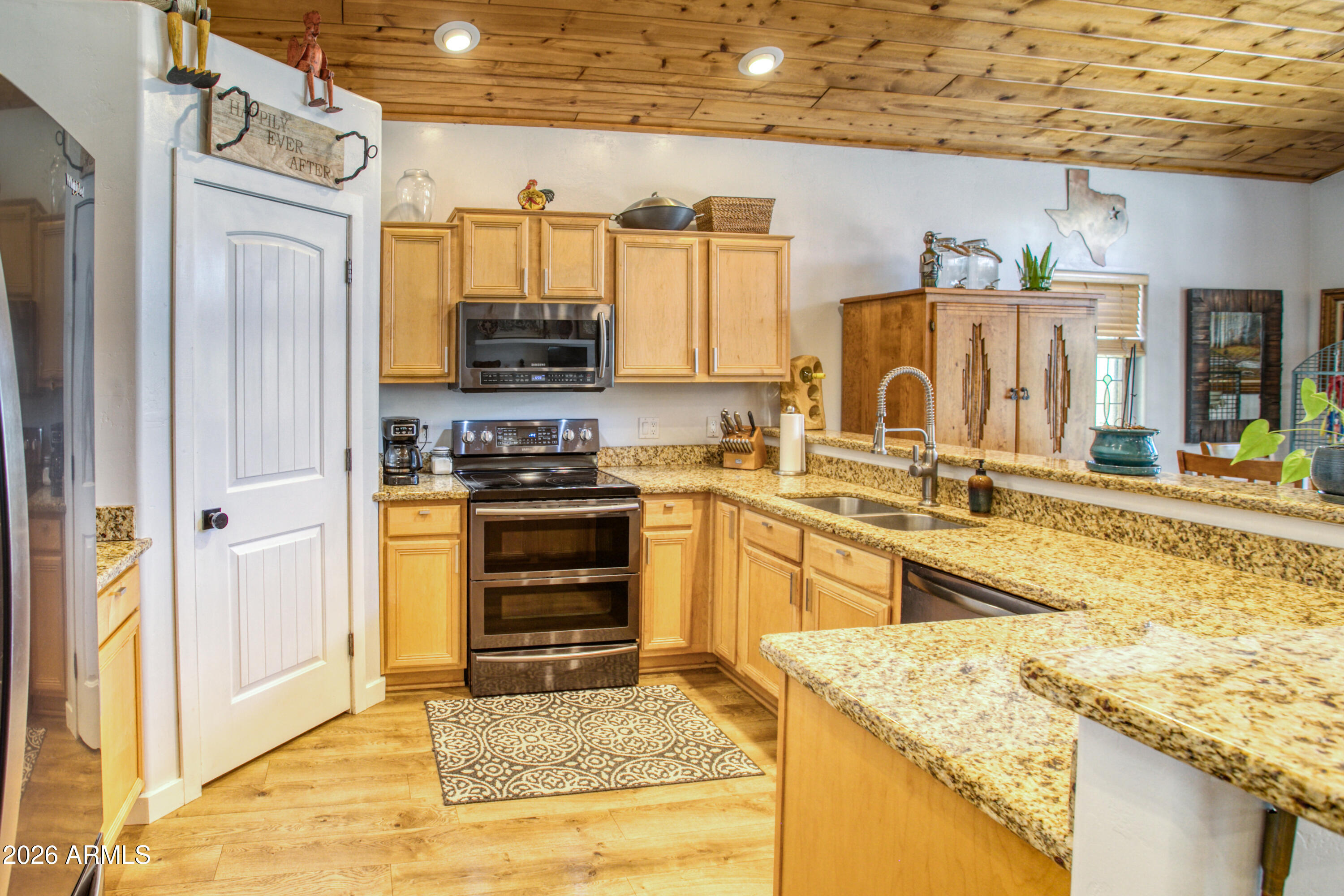Pine Oaks - Residential