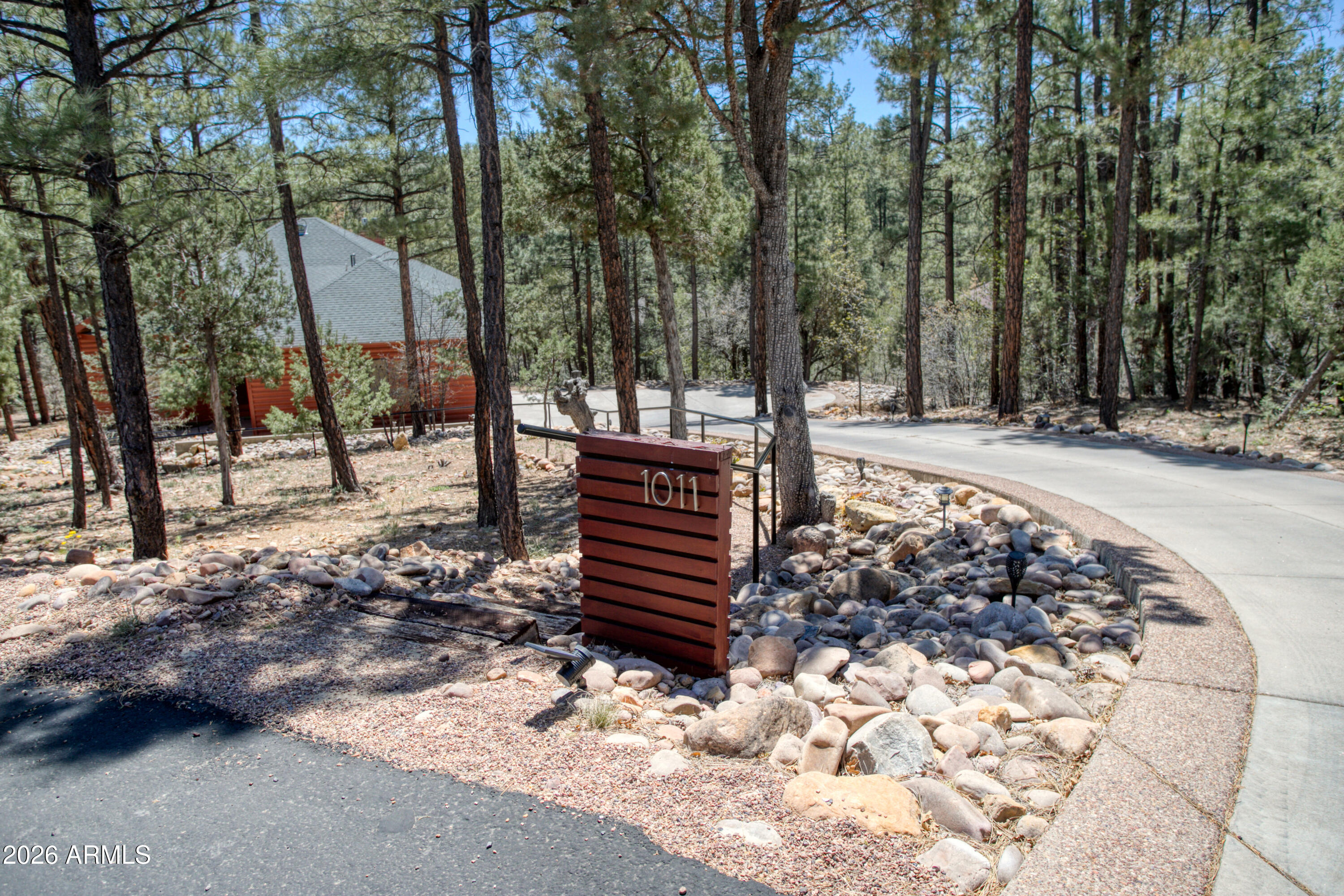 Pine Oaks - Residential