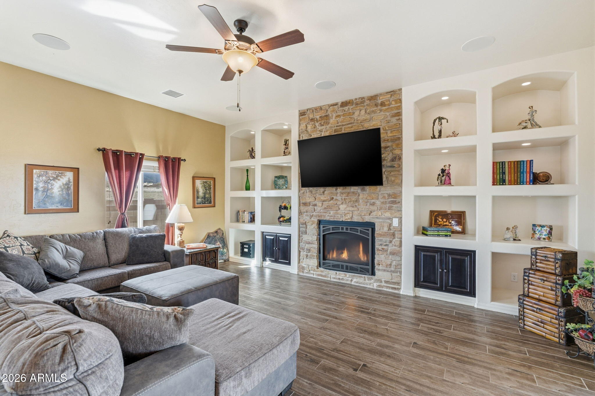 WILD HORSE 2 - Residential