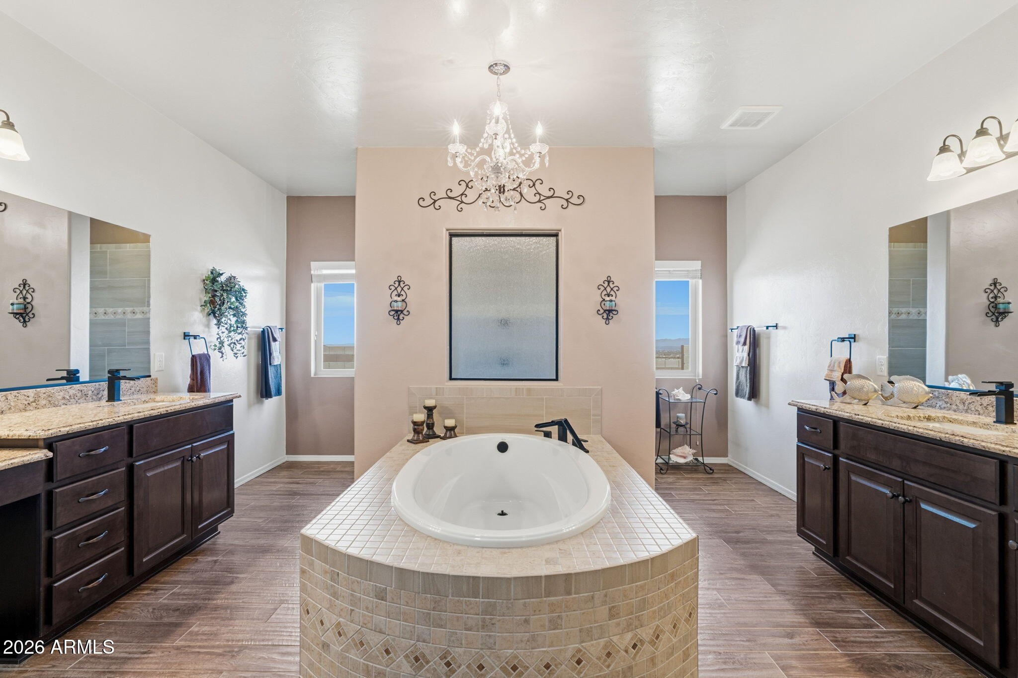 WILD HORSE 2 - Residential