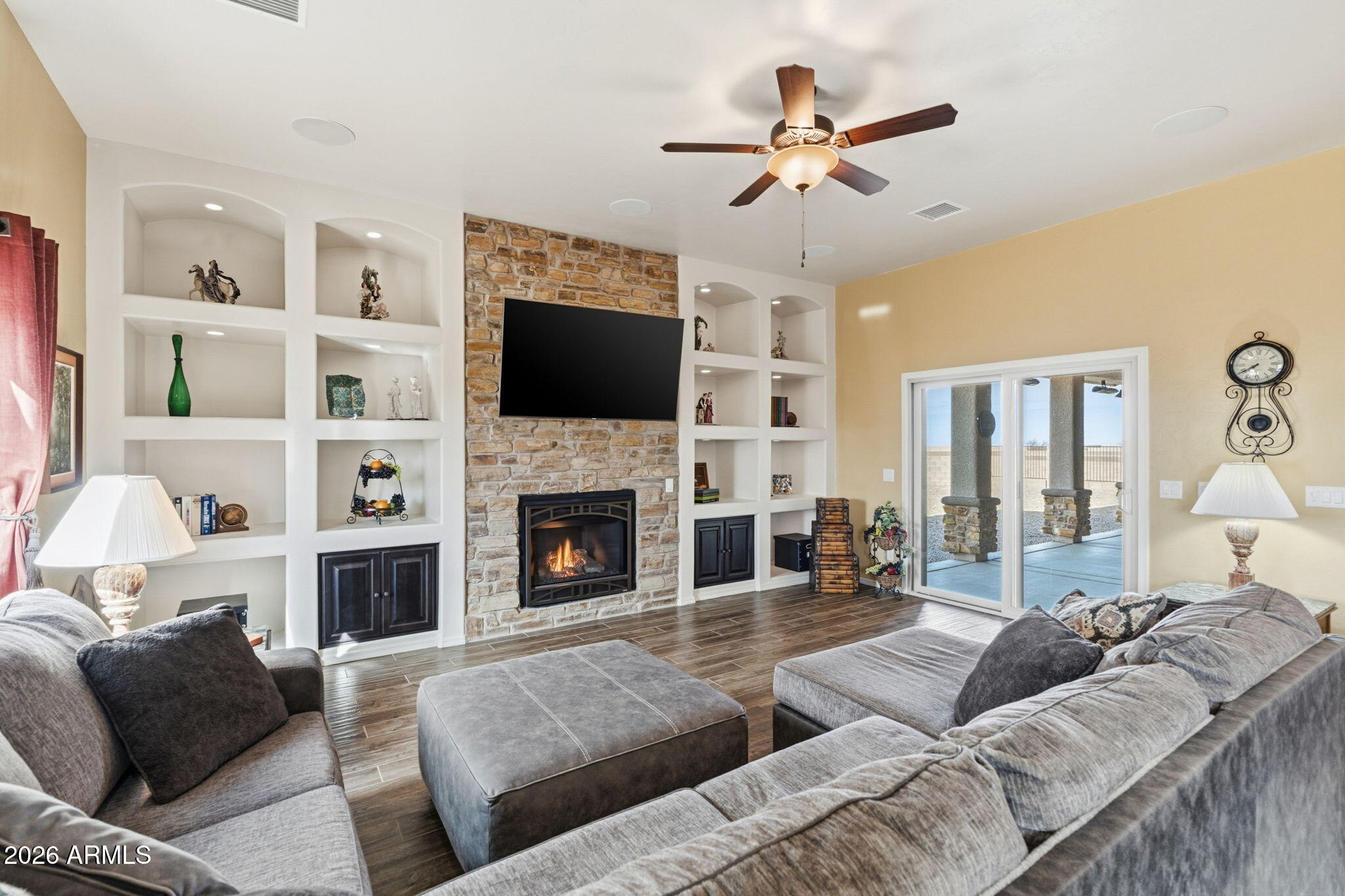 WILD HORSE 2 - Residential