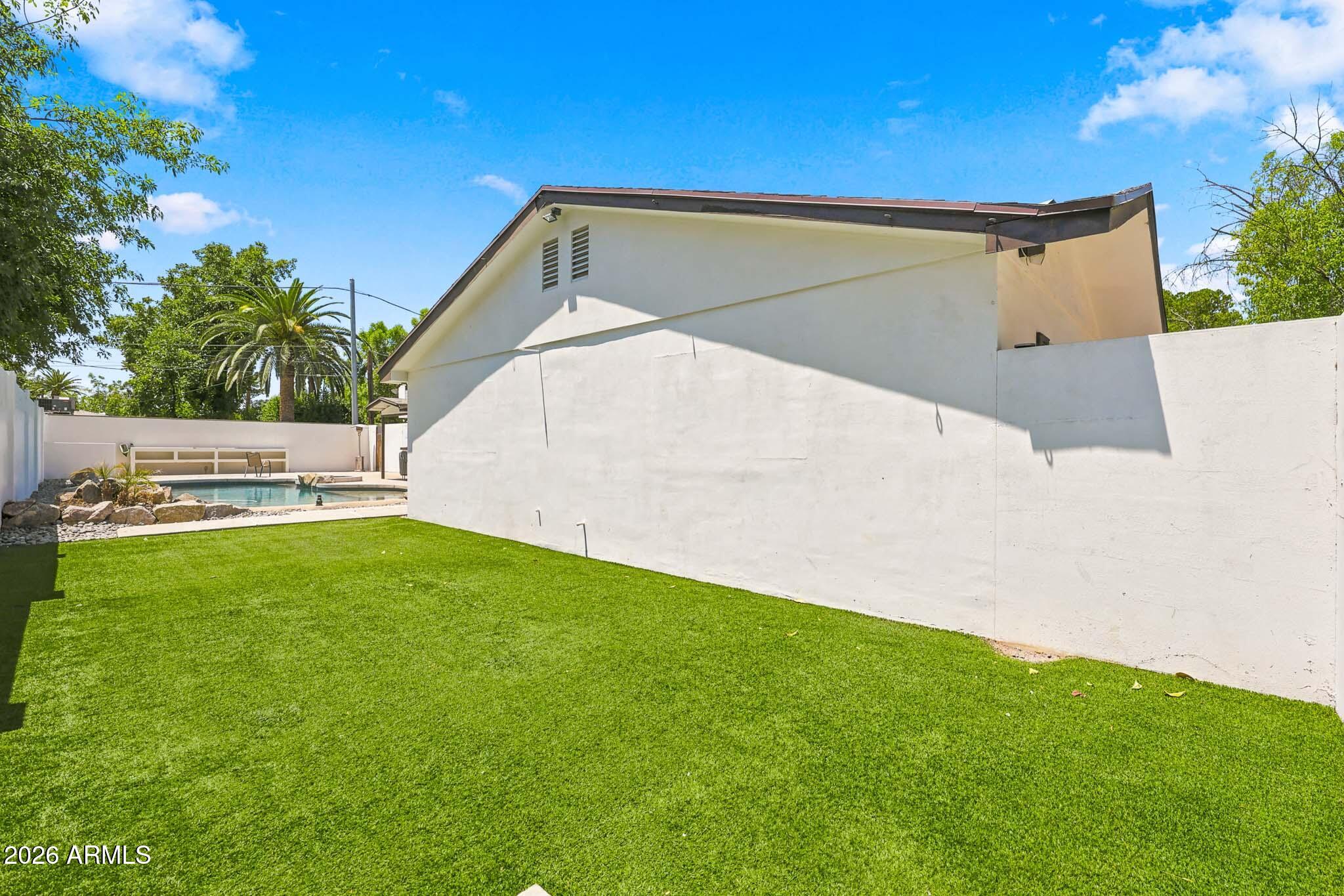 UNIVERSITY ESTATES - Residential
