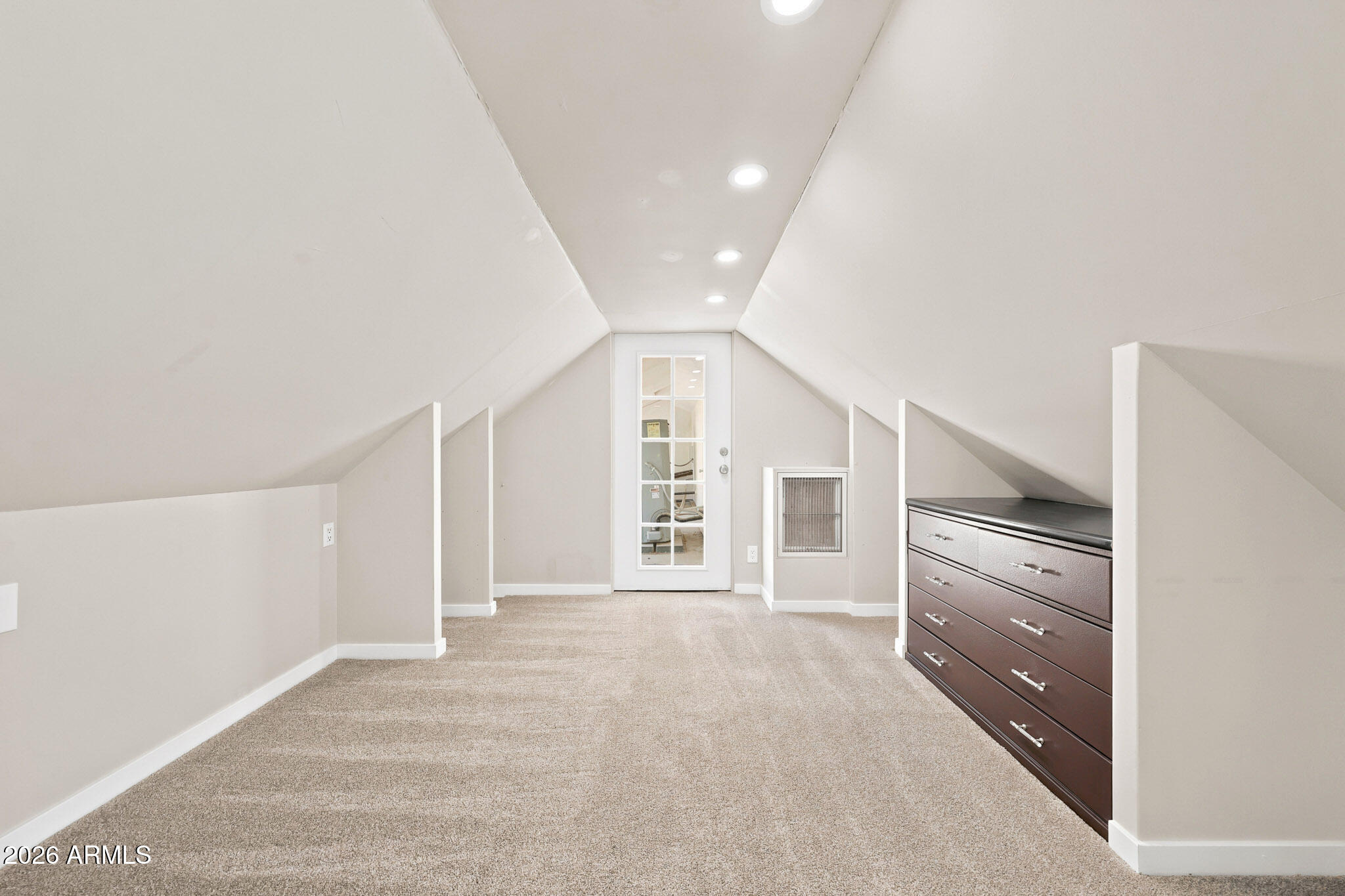 UNIVERSITY ESTATES - Residential
