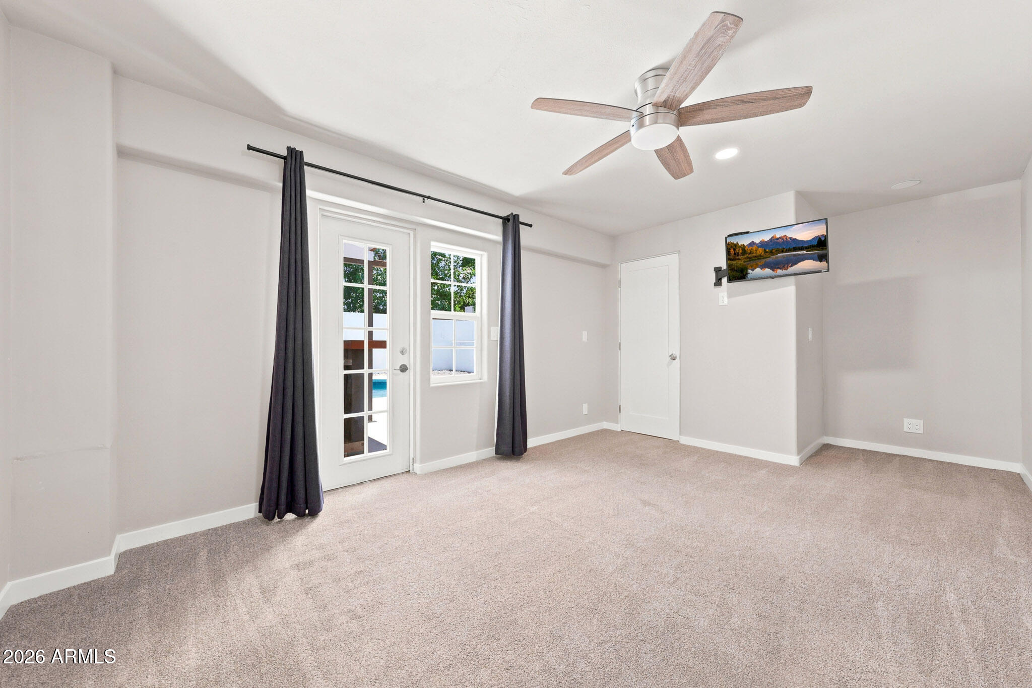 UNIVERSITY ESTATES - Residential