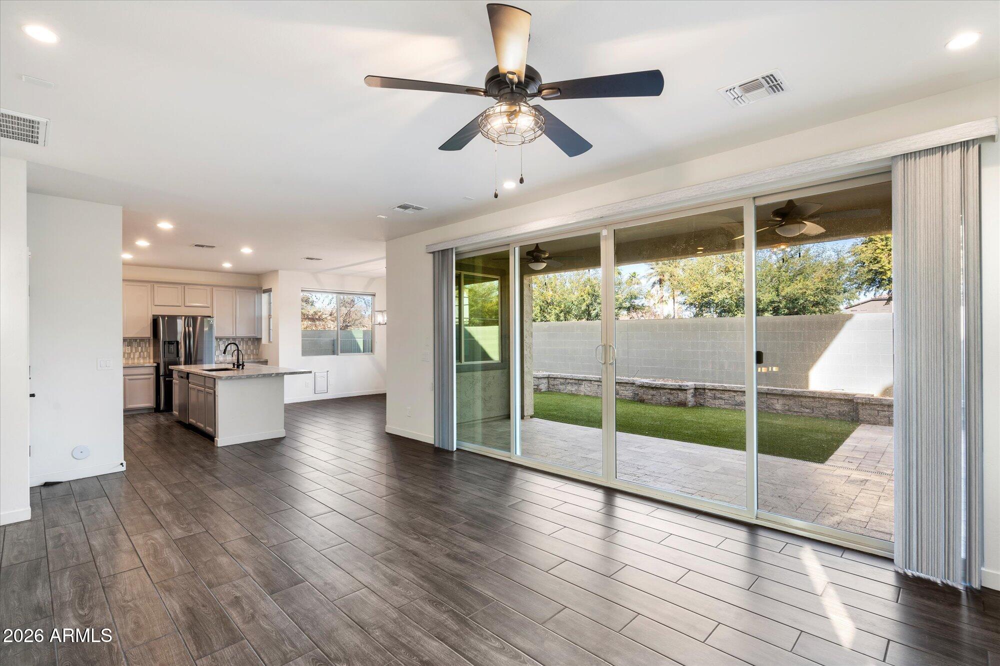 MADISON PARK - Residential