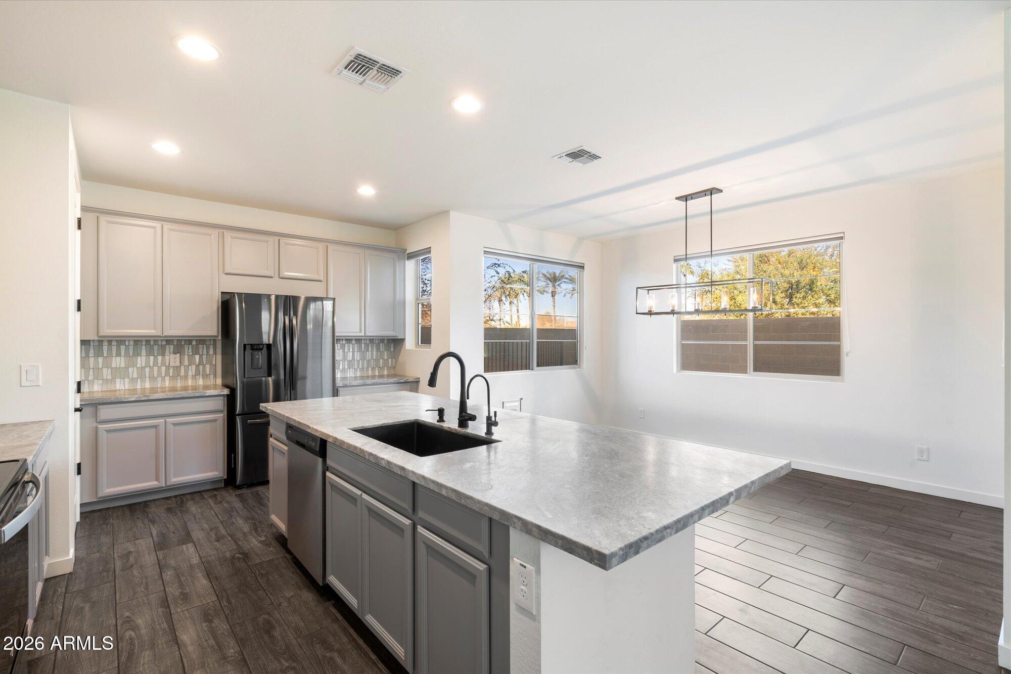 MADISON PARK - Residential
