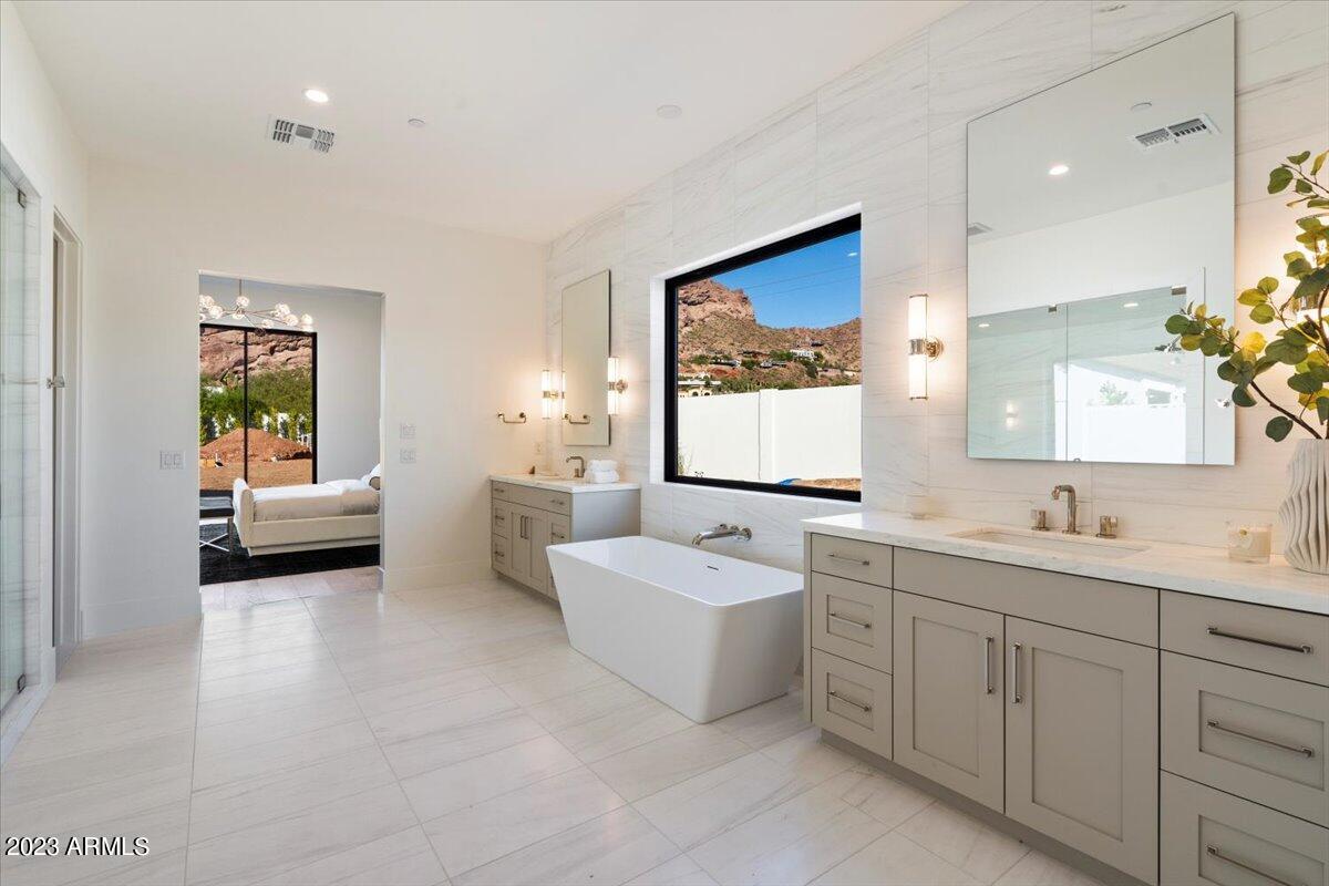 CAMELBACK SIERRA - Residential