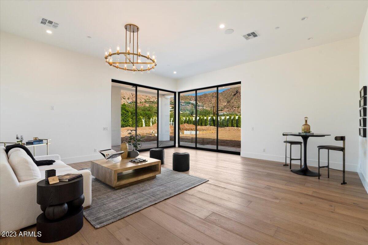 CAMELBACK SIERRA - Residential