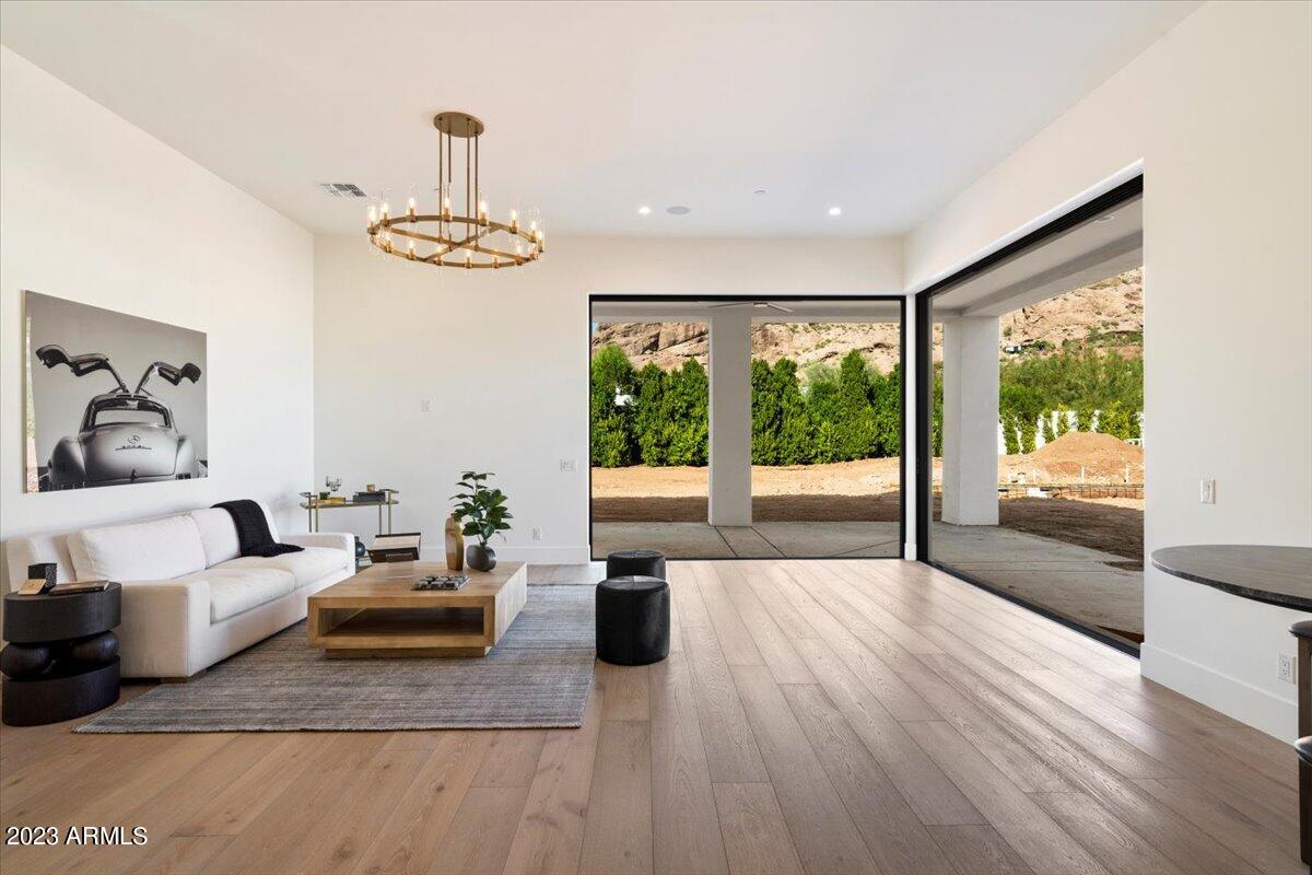 CAMELBACK SIERRA - Residential