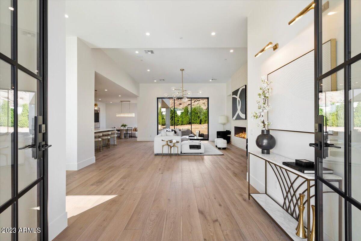 CAMELBACK SIERRA - Residential