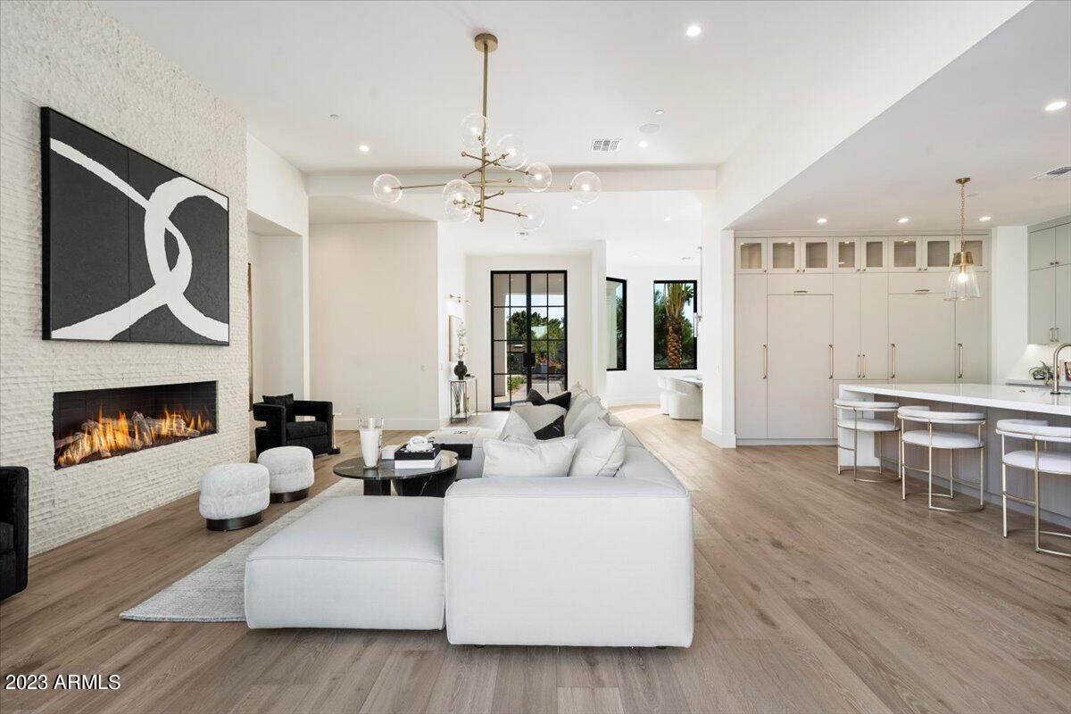 CAMELBACK SIERRA - Residential