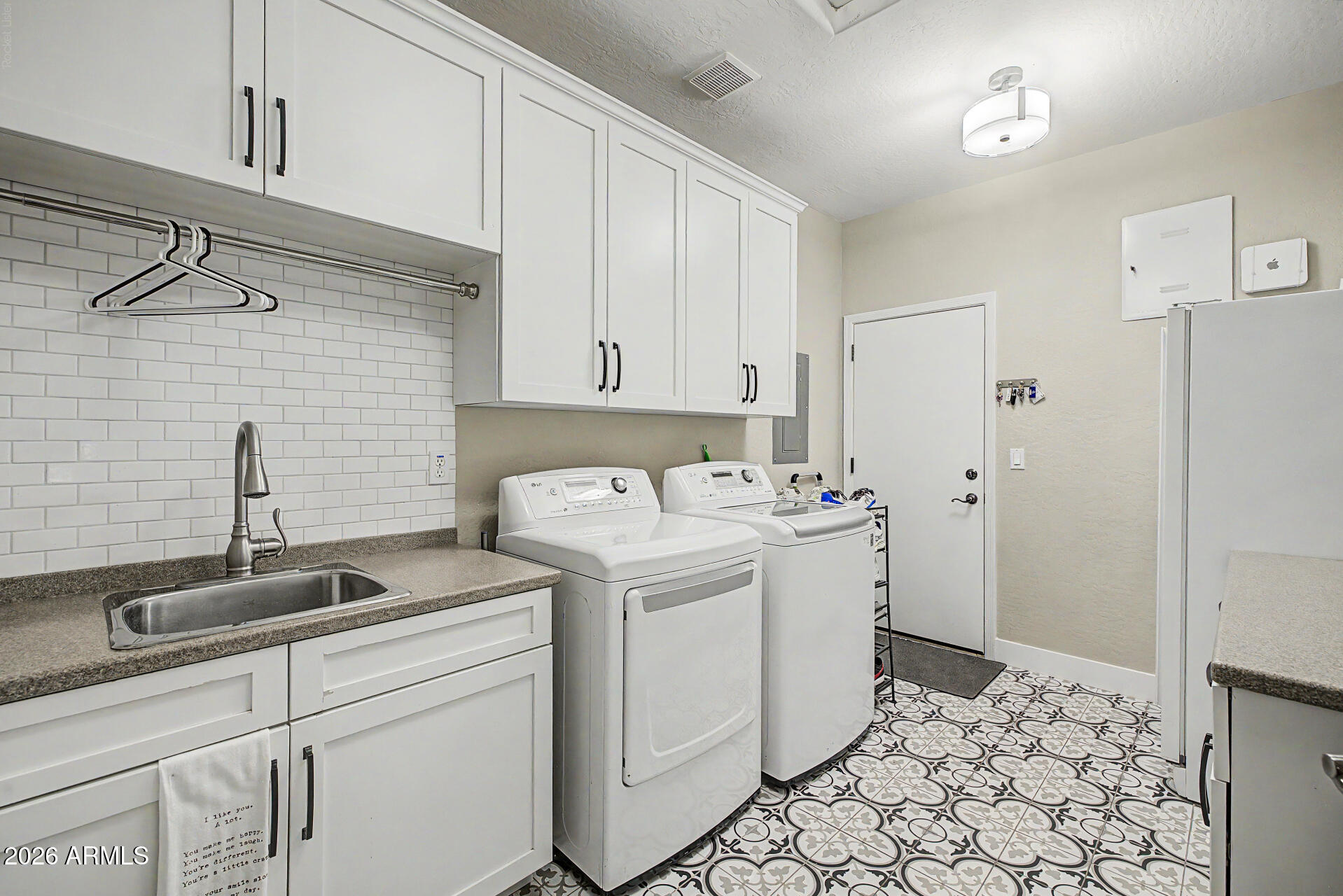 DESERT WILLOW ESTATES - Residential