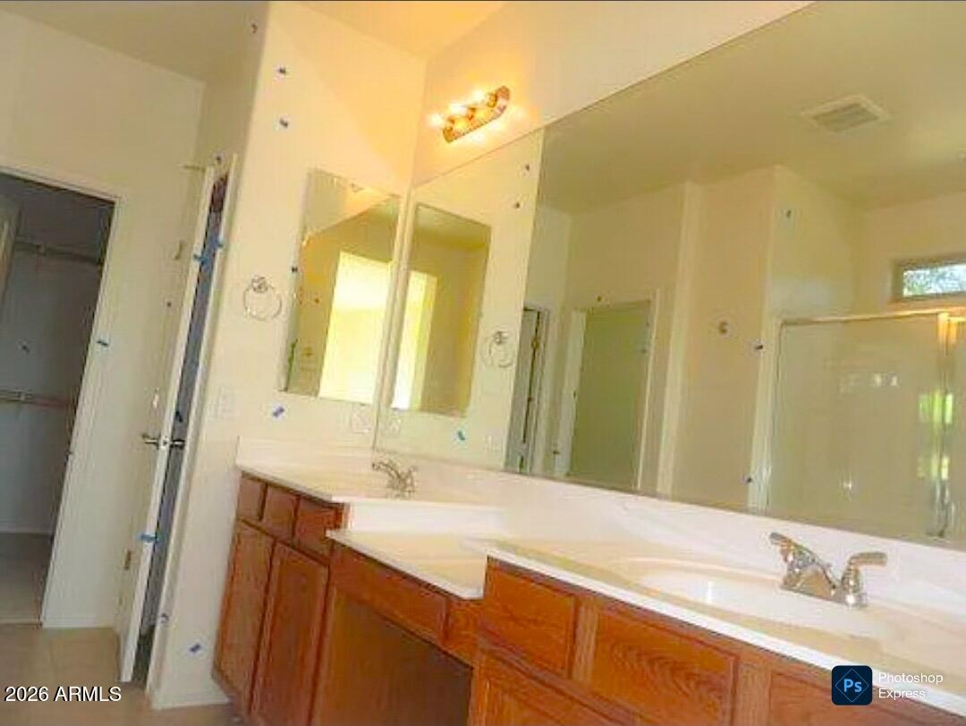 GLEN RIVER AT CANYON TRAILS 3L - Residential Lease