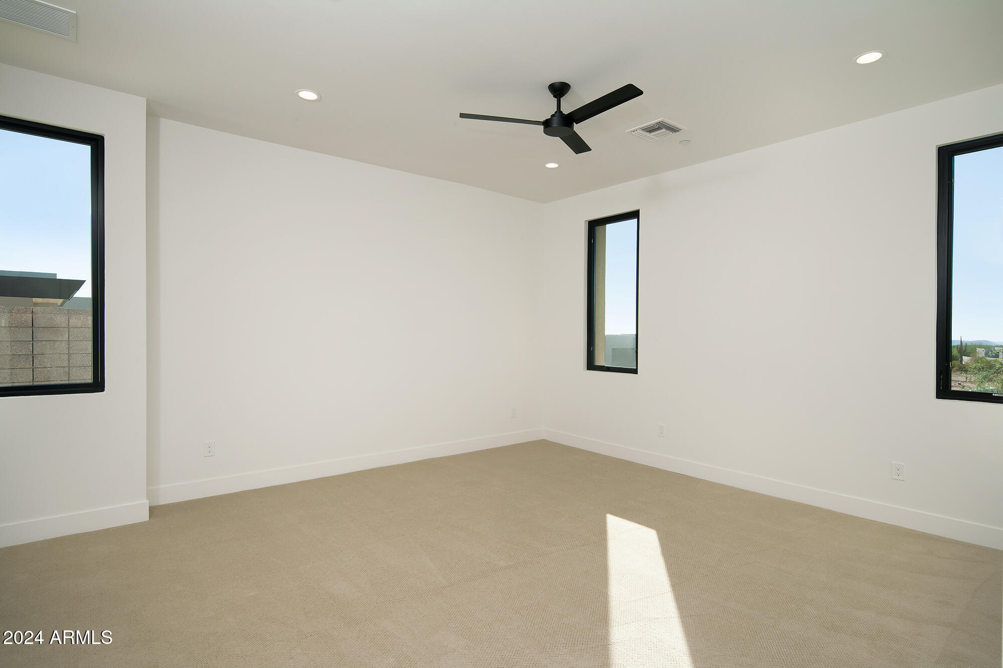 SOLITUDE - Residential