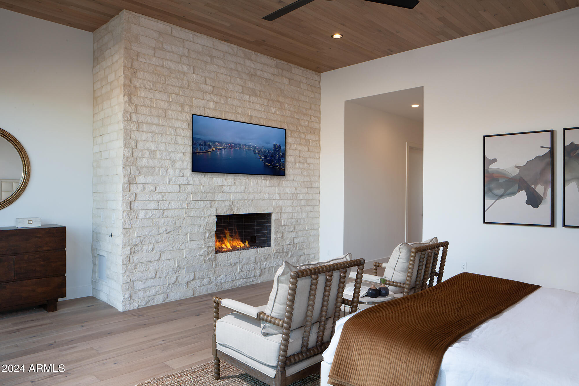 SOLITUDE - Residential