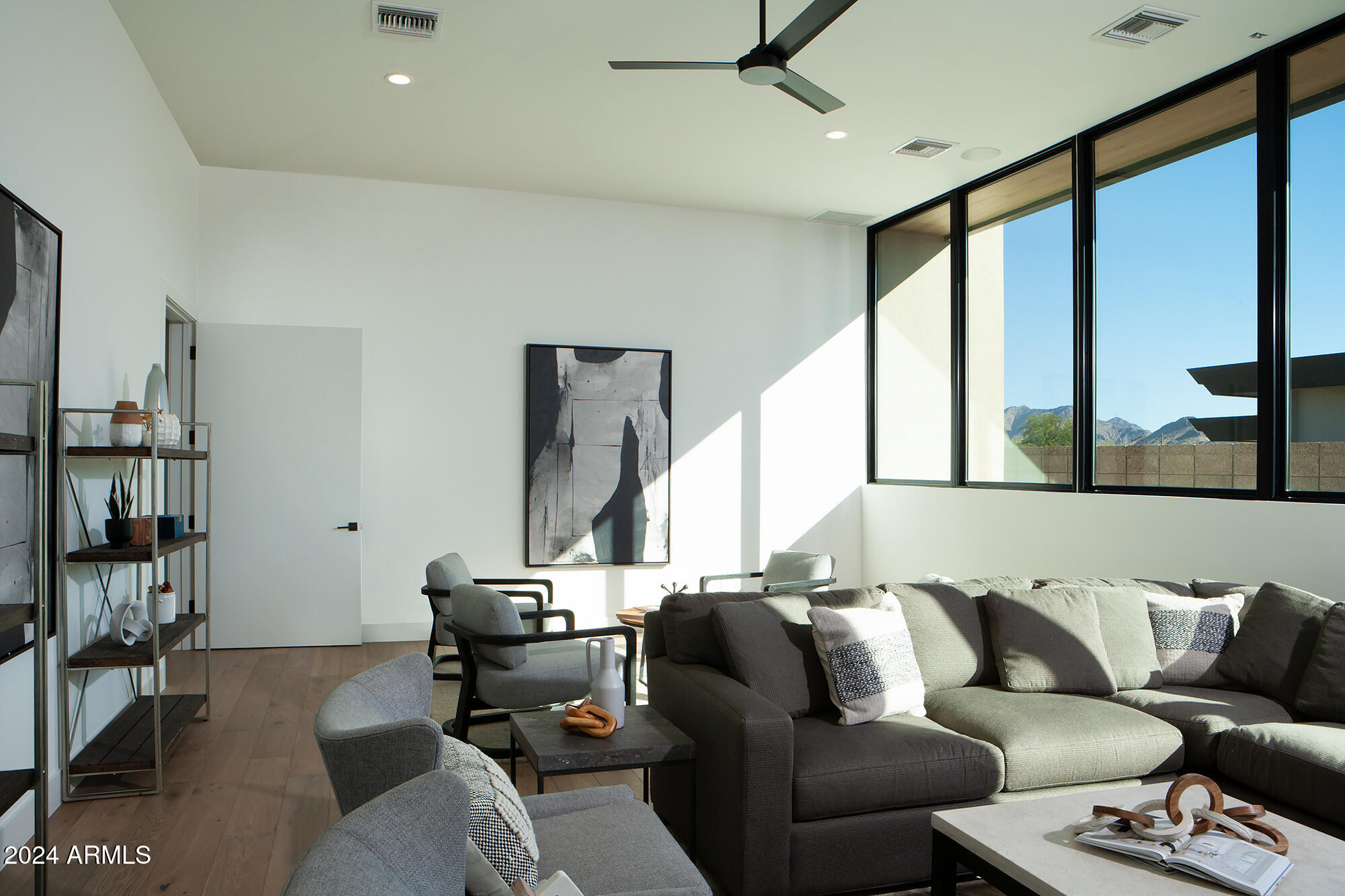 SOLITUDE - Residential
