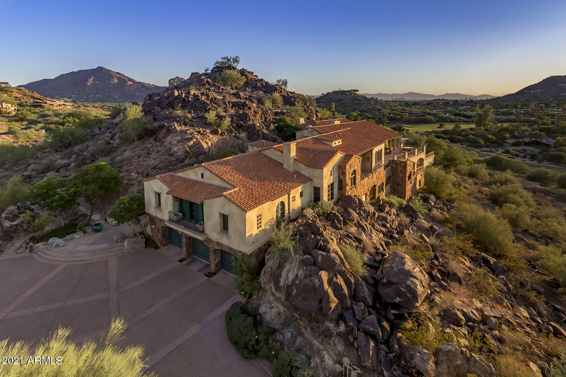 SOL Y LUNA LOT 1 - Residential
