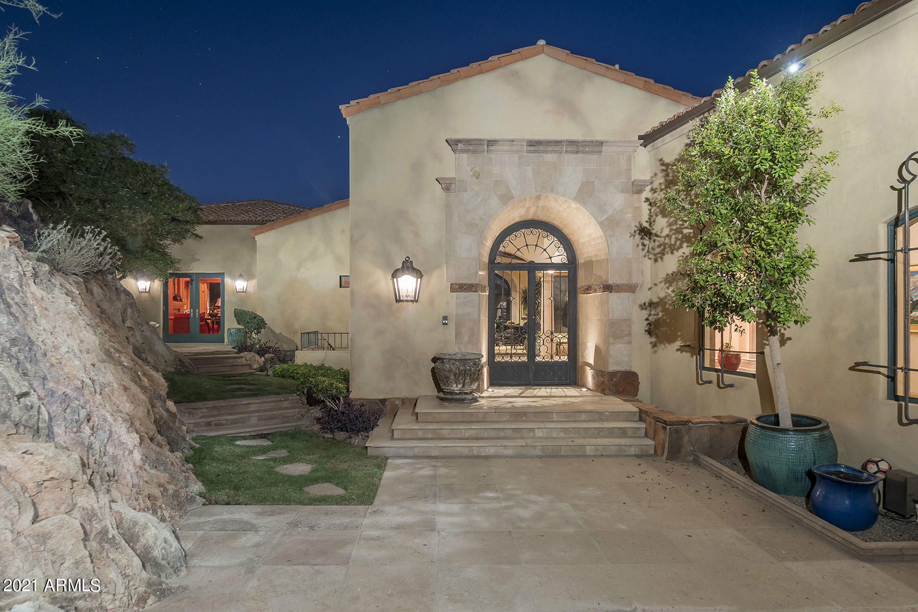 SOL Y LUNA LOT 1 - Residential