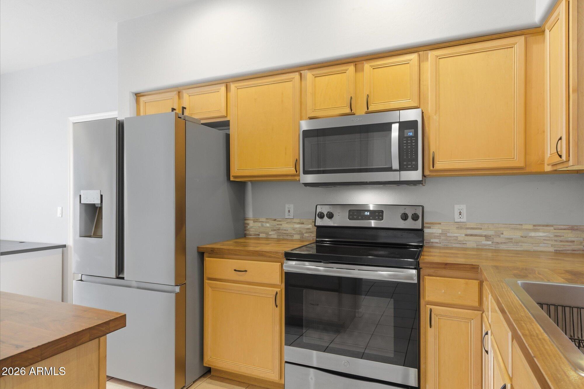 VERDE VISTA CONDOMINIUMS - Residential
