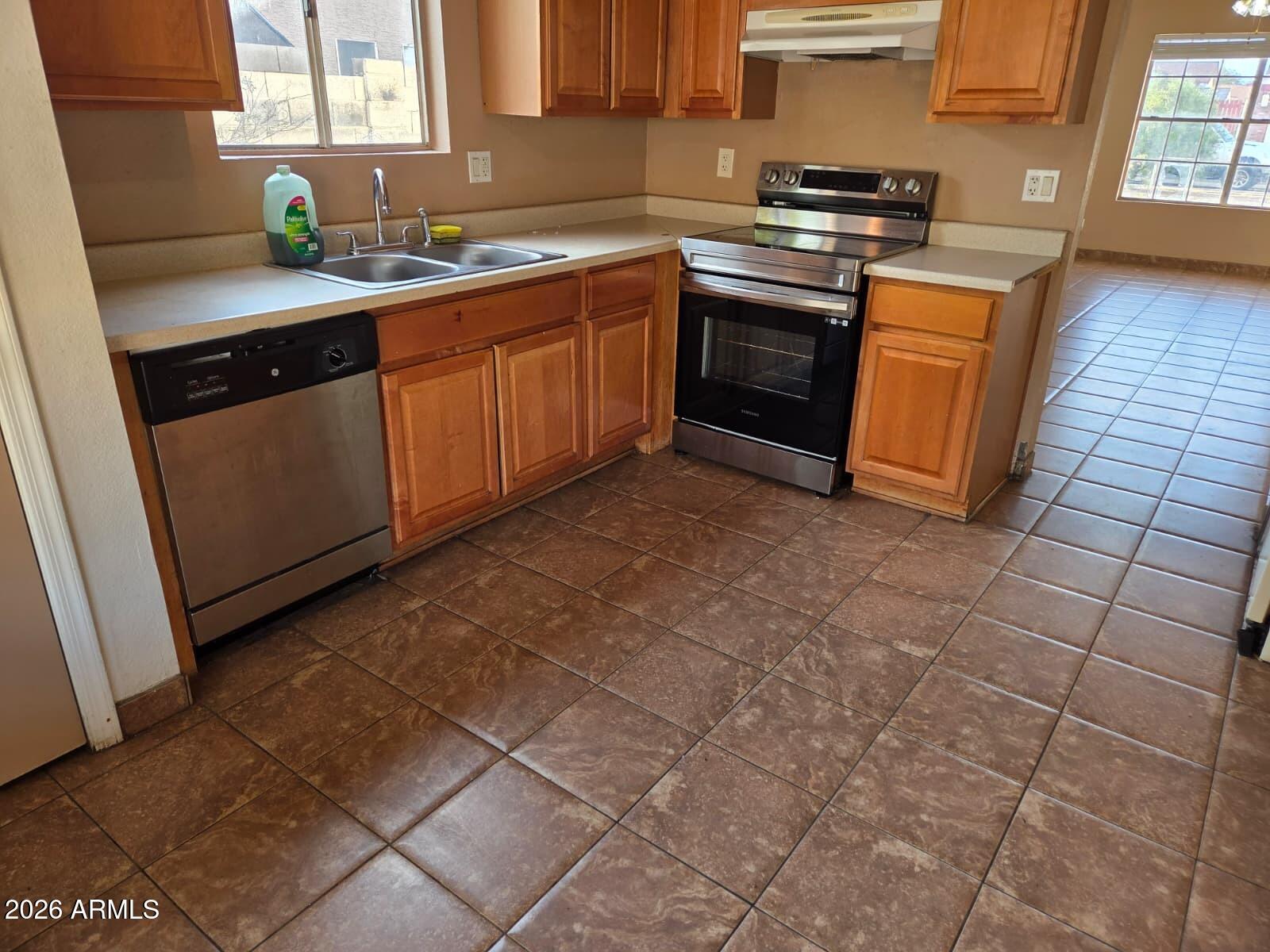BRAEMAR UNIT 7 - Residential Lease