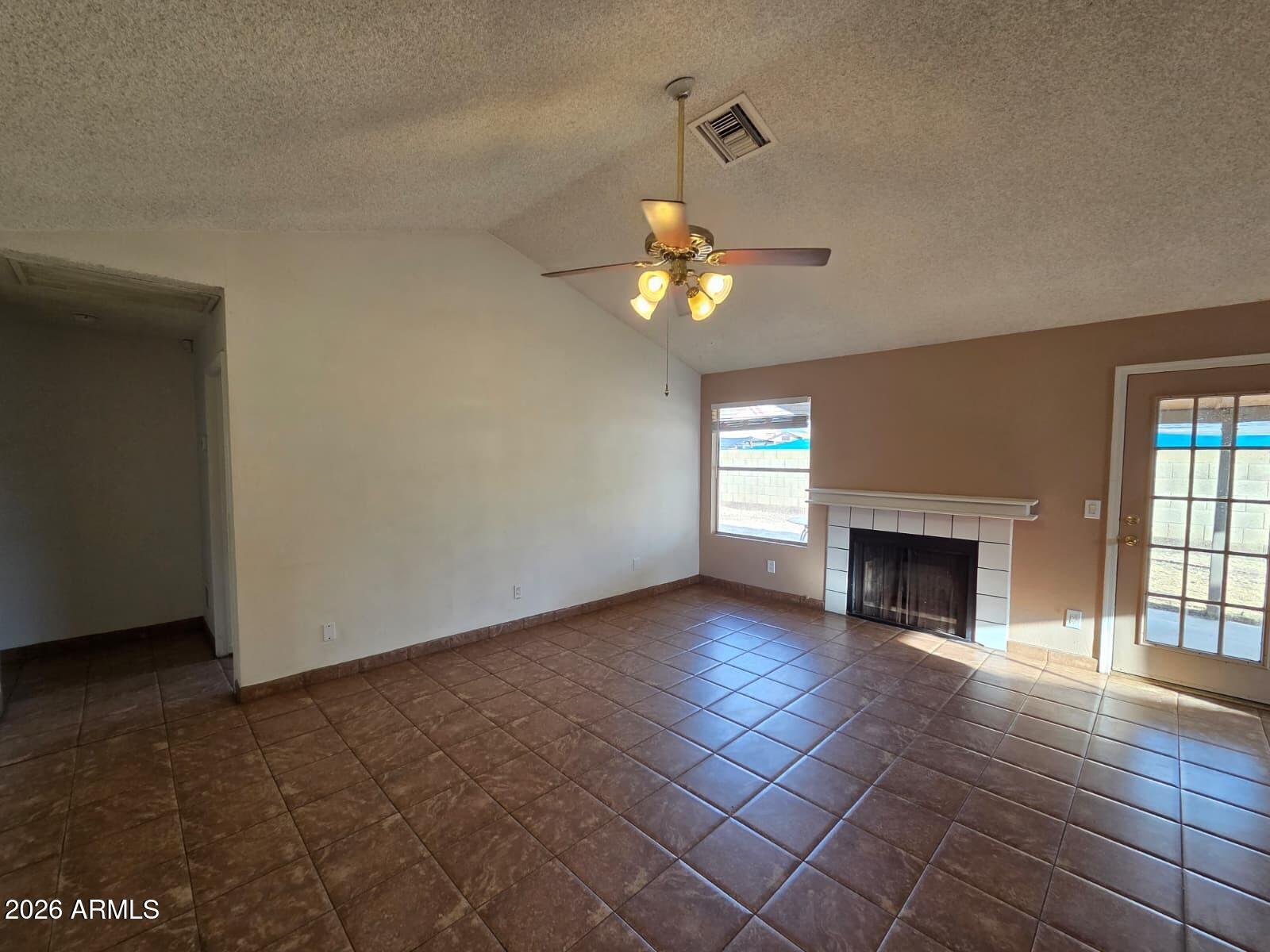 BRAEMAR UNIT 7 - Residential Lease