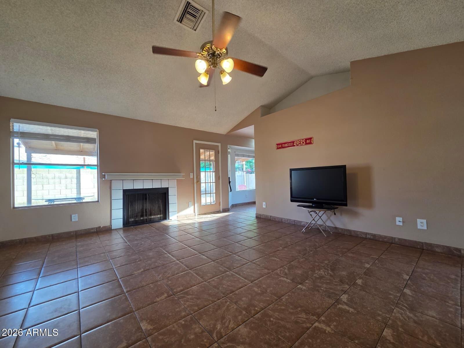 BRAEMAR UNIT 7 - Residential Lease