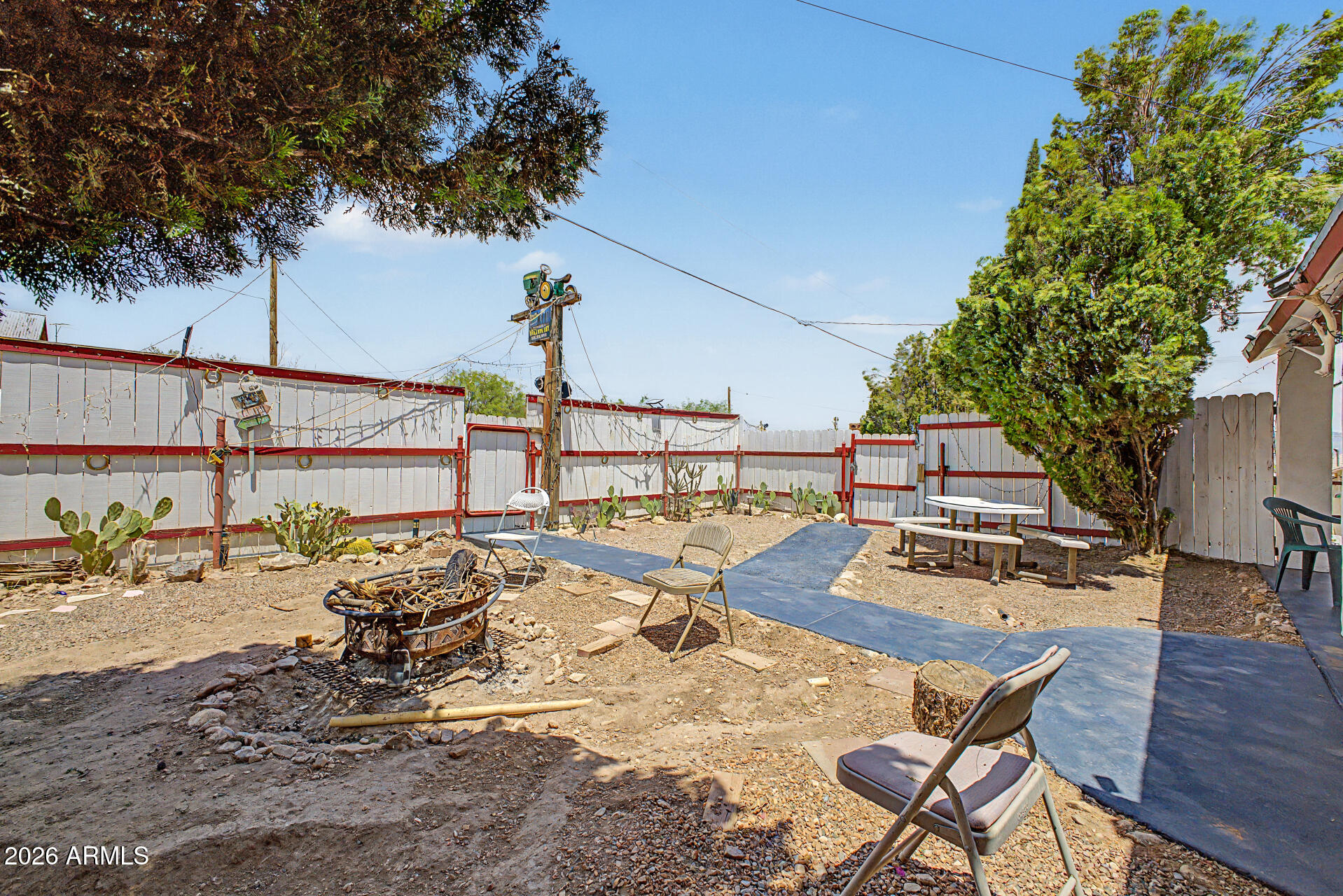 TOMBSTONE - Residential