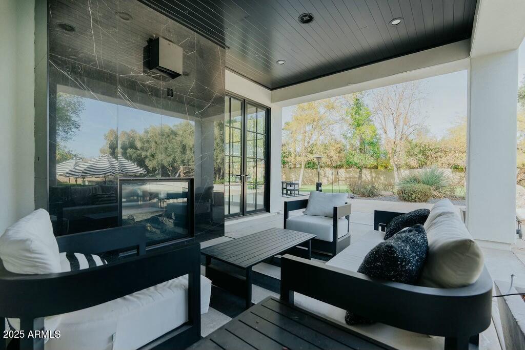DESERT WIND UNIT 2 - Residential