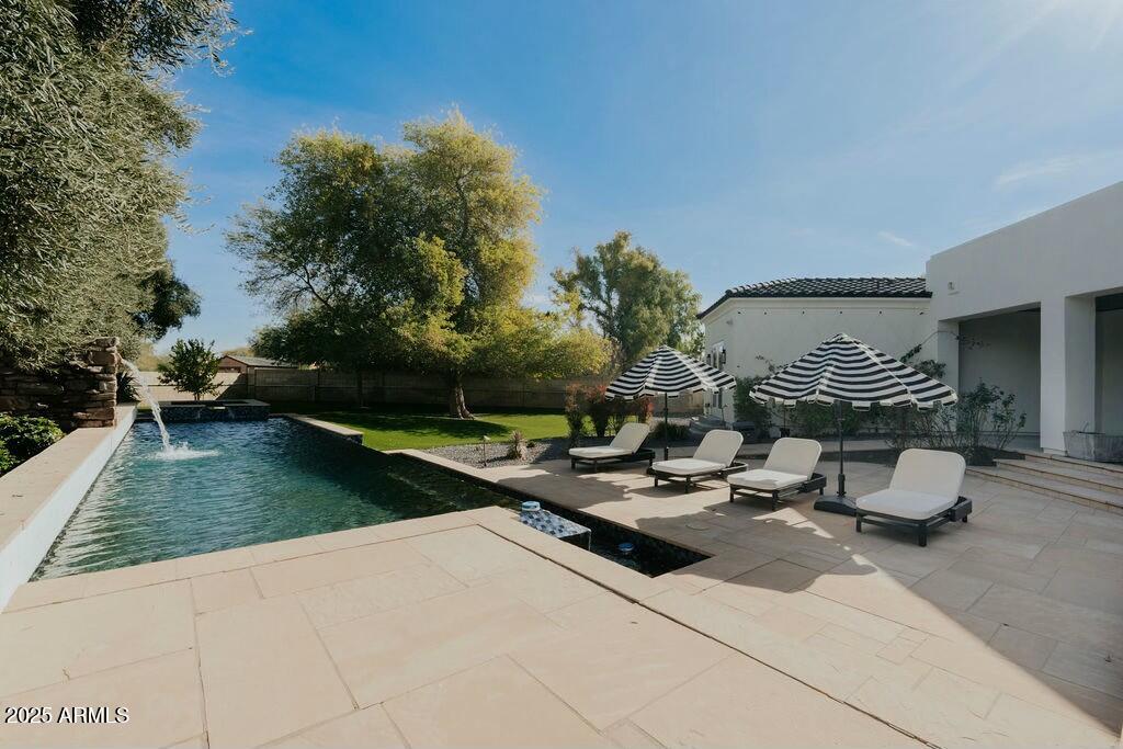 DESERT WIND UNIT 2 - Residential