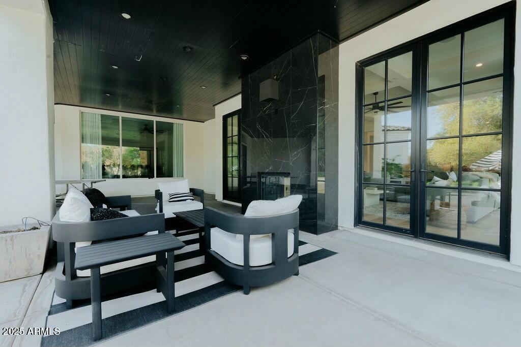DESERT WIND UNIT 2 - Residential