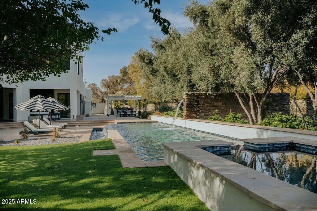DESERT WIND UNIT 2 - Residential