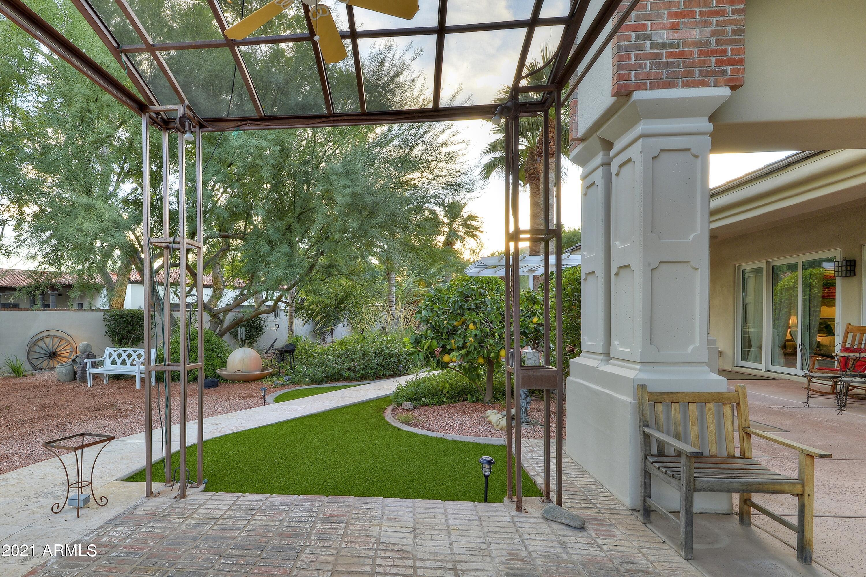 CASA BLANCA ESTATES LOT 20-37 & TR A - Residential