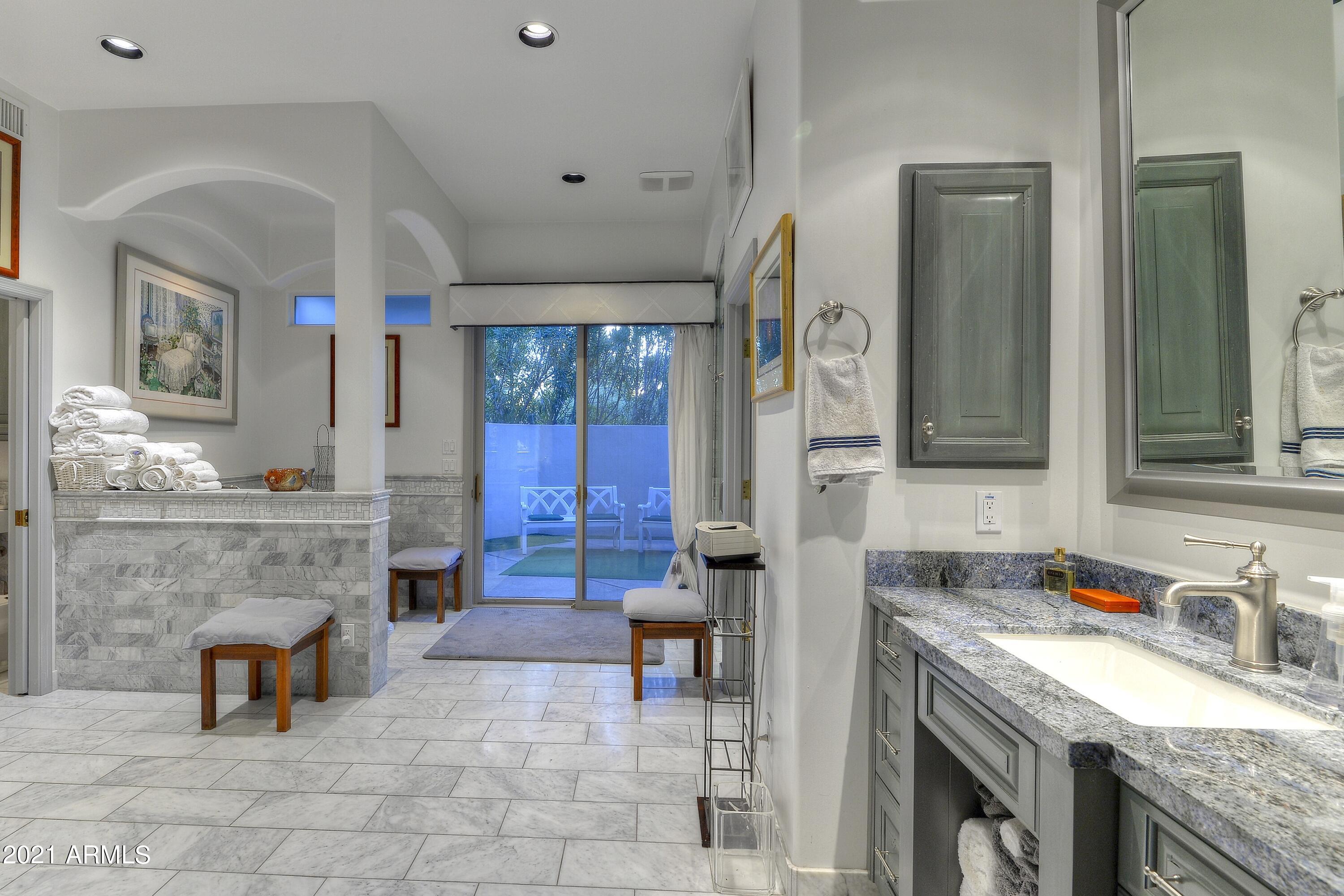 CASA BLANCA ESTATES LOT 20-37 & TR A - Residential