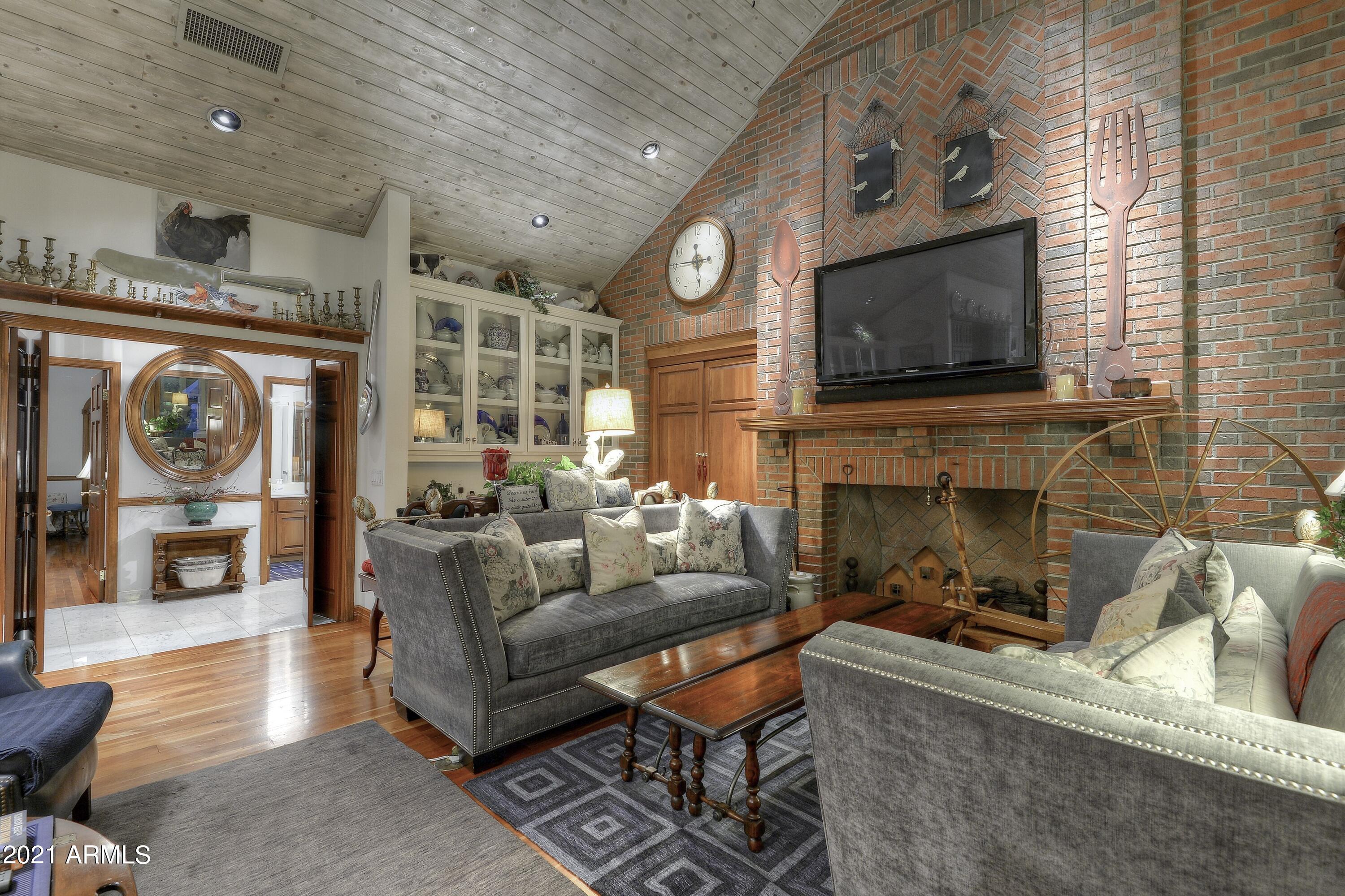 CASA BLANCA ESTATES LOT 20-37 & TR A - Residential