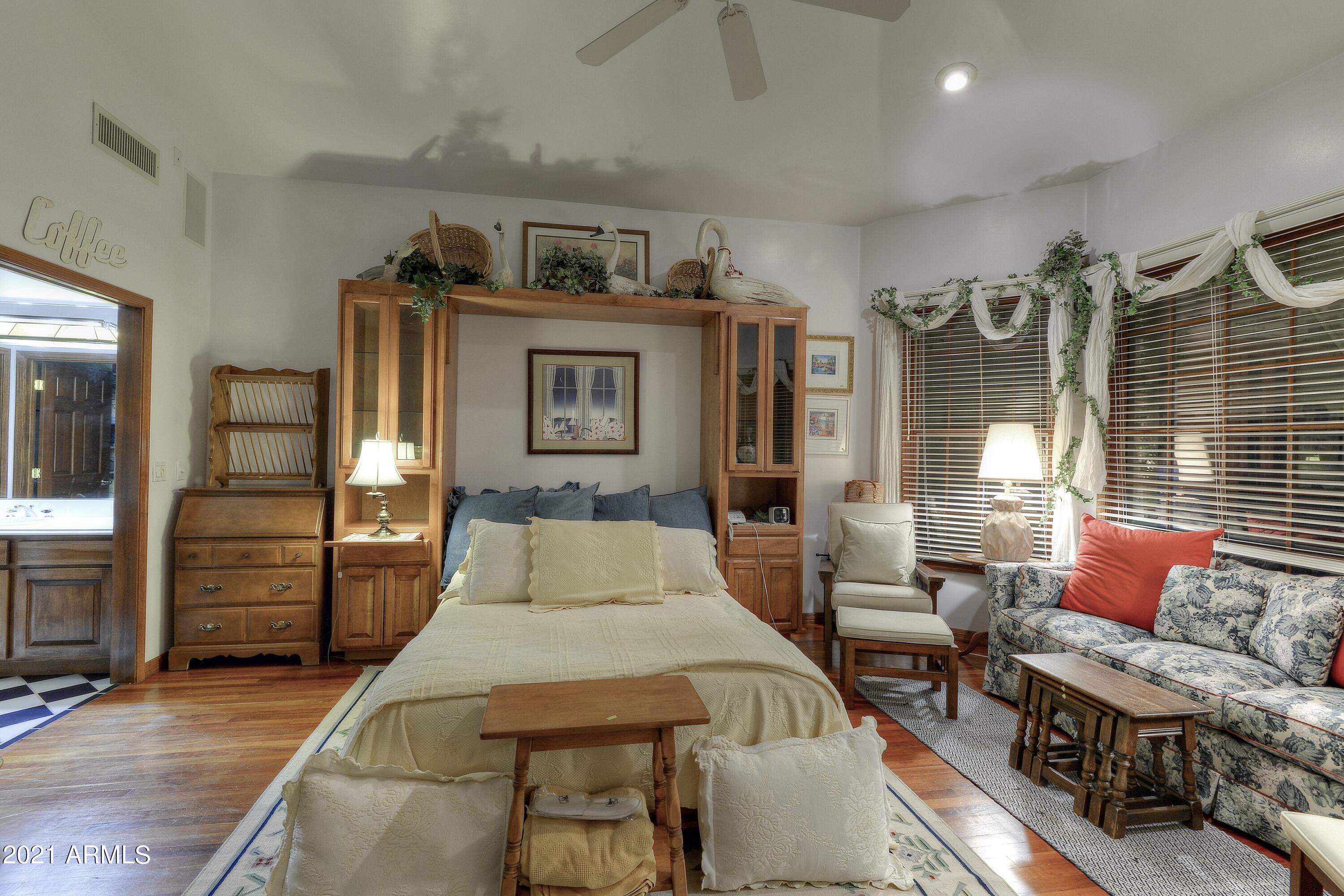 CASA BLANCA ESTATES LOT 20-37 & TR A - Residential